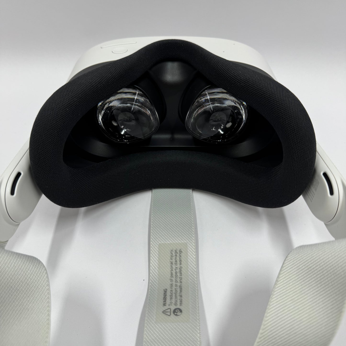 Meta Quest 3S 128GB Standalone All-in-One VR Headset P97