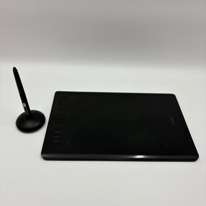 Wacom Intuos Pro Graphics Drawing Tablet  PTH660 with Pen and Stand