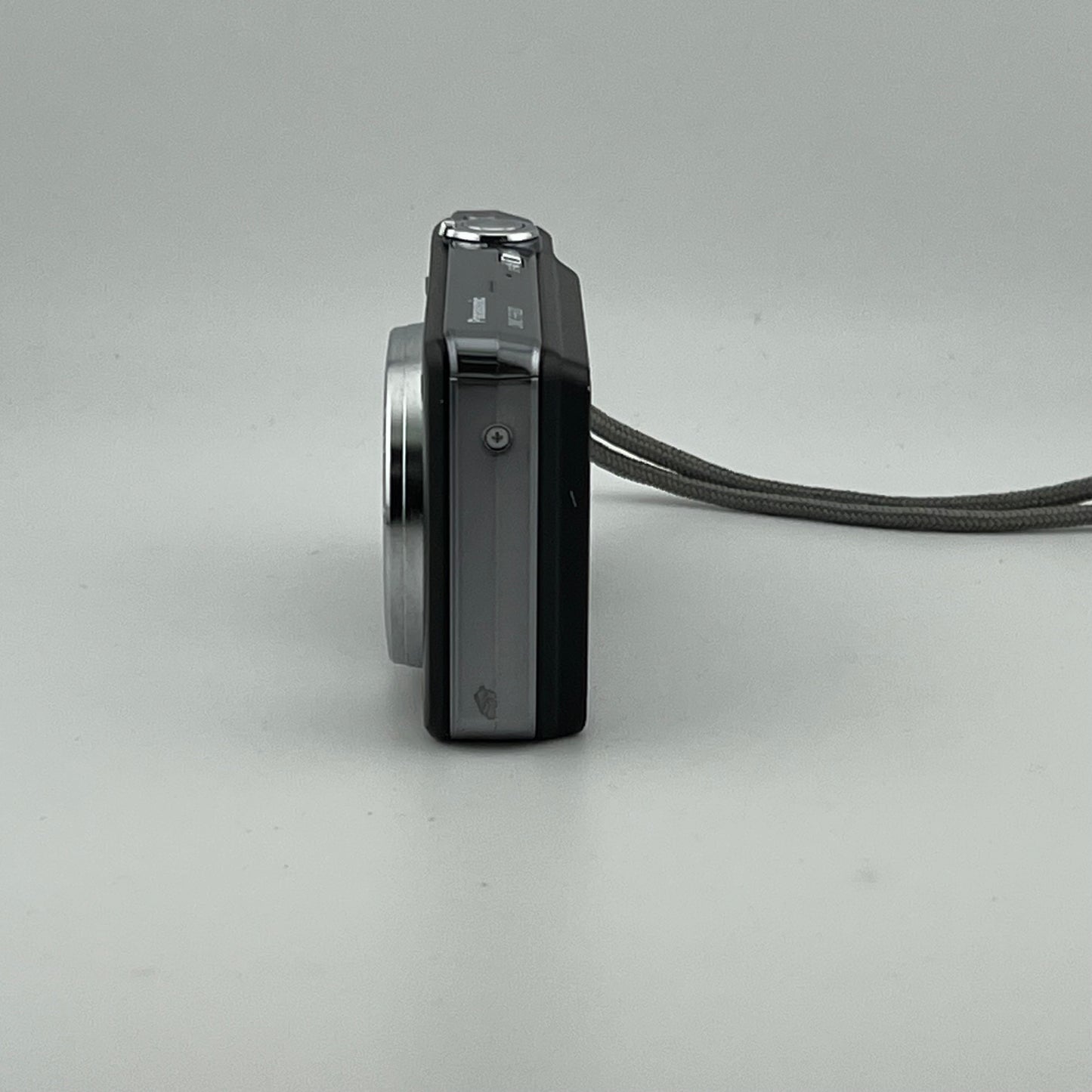 Panasonic Lumix DMC-FH20 14.1MP Digital Camera