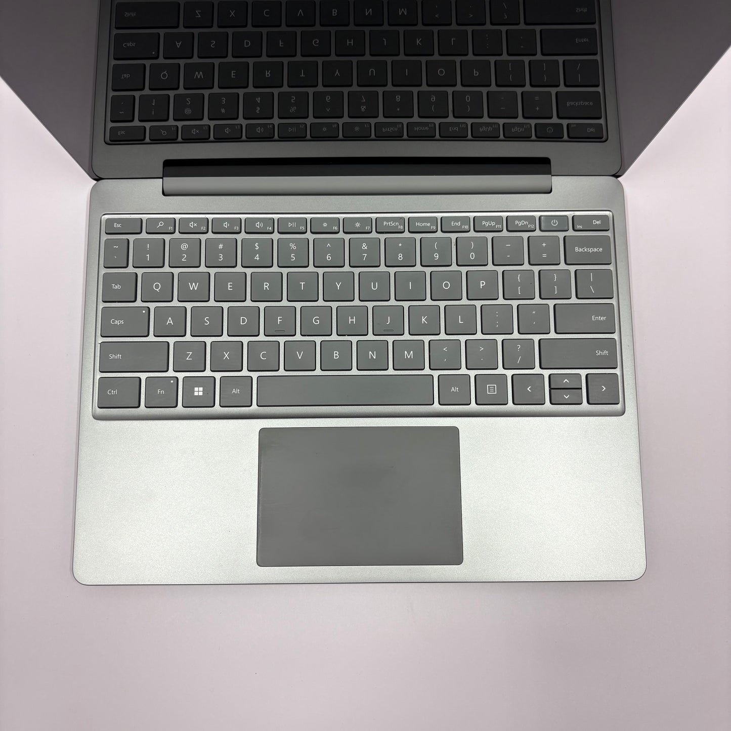 Microsoft Surface Go 2 2013 12.4" i5-1135G7 2.4GHz 8GB RAM 128GB SSD