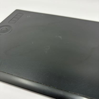 Wacom Intuos Pro Graphics Drawing Tablet  PTH660 with Pen and Stand