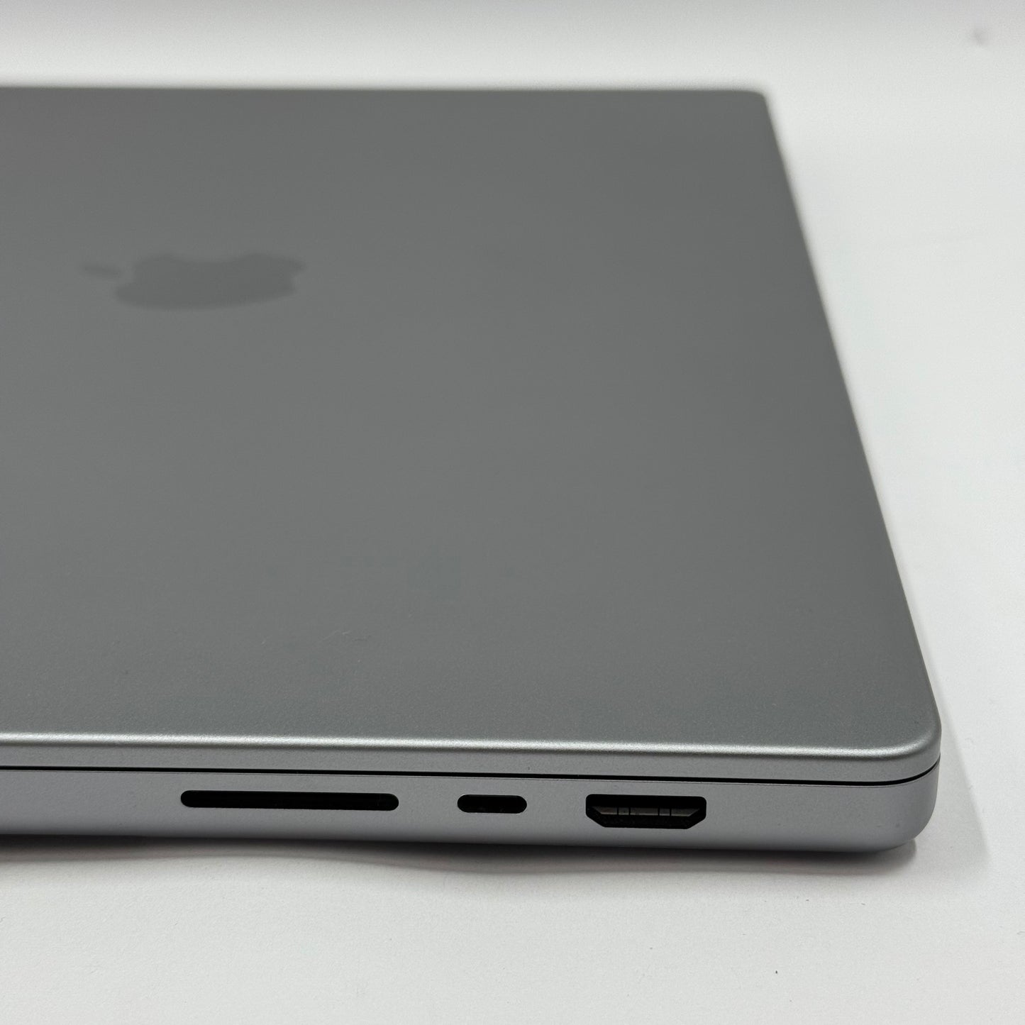 2021 Apple MacBook Pro 16" M1 Pro 16C GPU 3.2GHz 16GB RAM 2TB SSD A2485