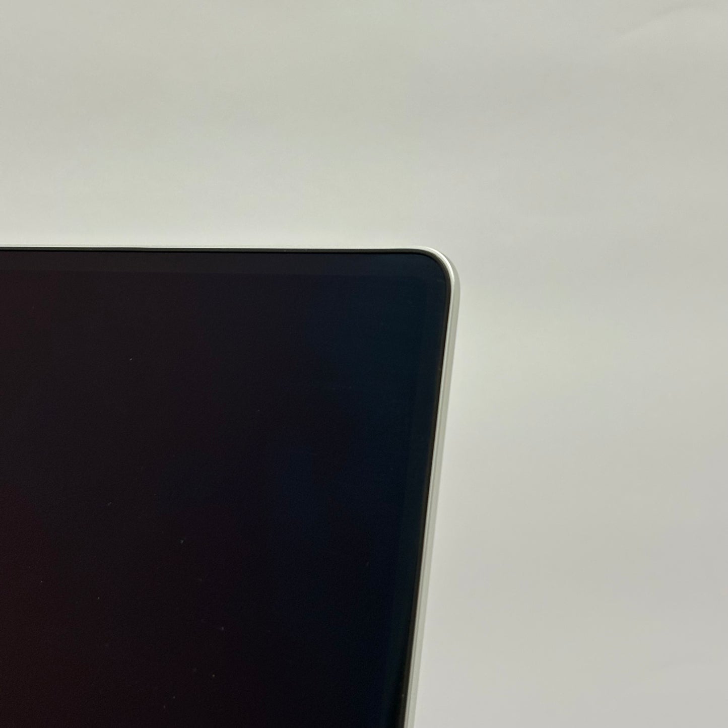 2024 Apple MacBook Air 15" M3 4.0GHz 8GB RAM 512GB SSD Silver A3114