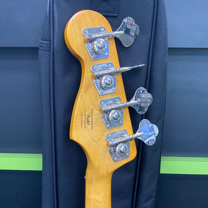 Fender Squire Jazz Bass Electric Guitar Classic Vibe '60s Laurel Fingerboard Sunburst