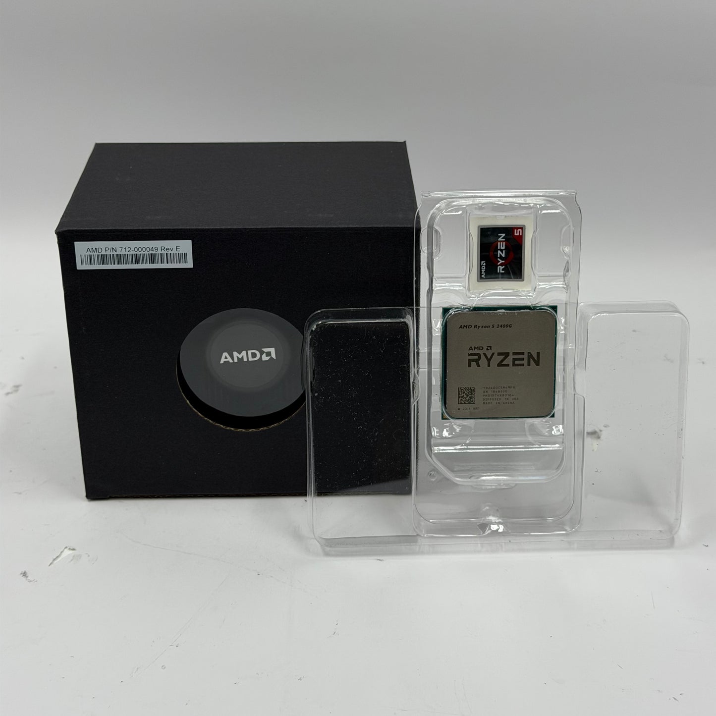 AMD Ryzen 5 2400G 3.70GHz Quad Core YD2400C5M4MFB 8 Thread AM4 CPU