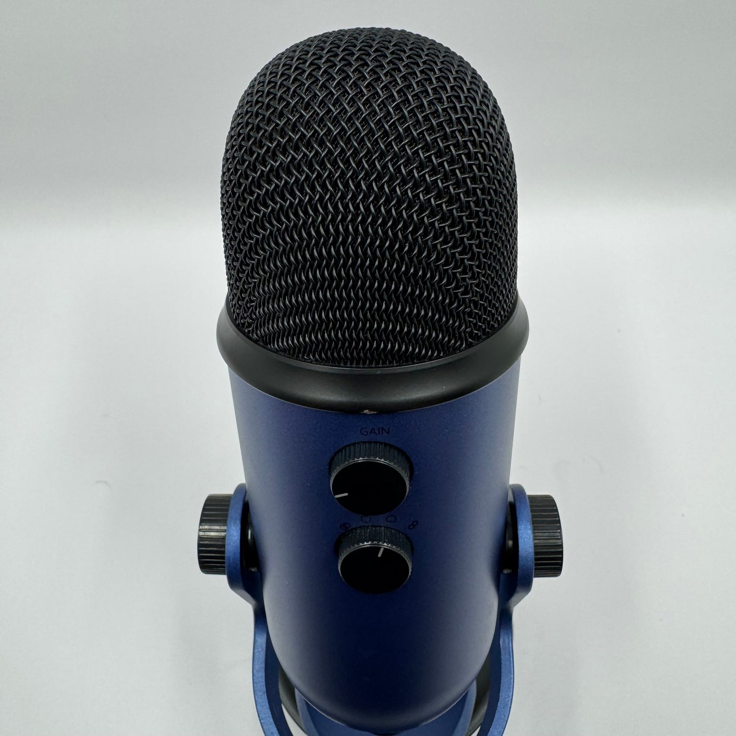 Logitech Blue Yeti Professional Multi-Pattern USB Condenser Microphone