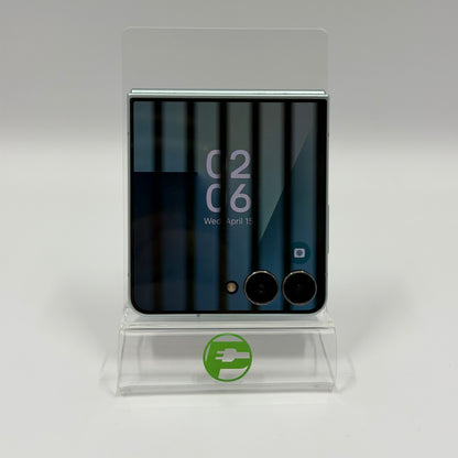Unlocked Samsung Galaxy Z Flip7 12GB RAM 256GB SM-F766U1 Arctic Silver