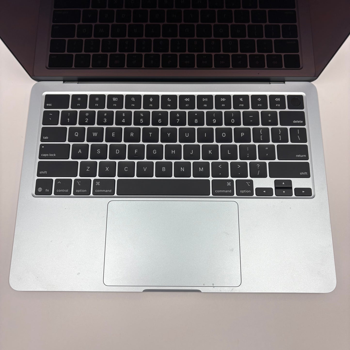 2025 Apple MacBook Air 13.6" M4 8 Core 4.5GHz 16GB RAM 256GB SSD A3240