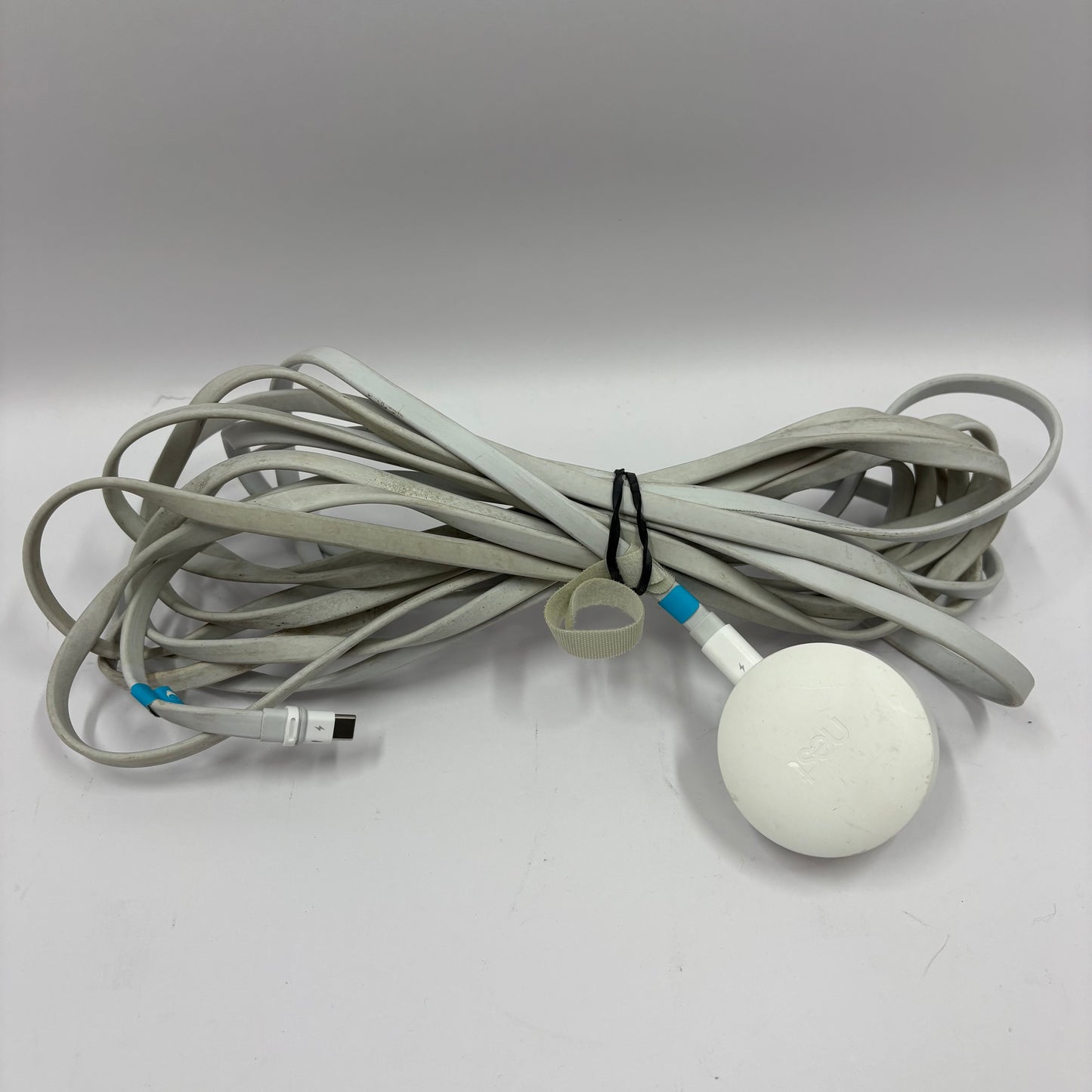 Google Nest Labs Cam IQ Outdoor Security Camera A0055 with Power Adapter