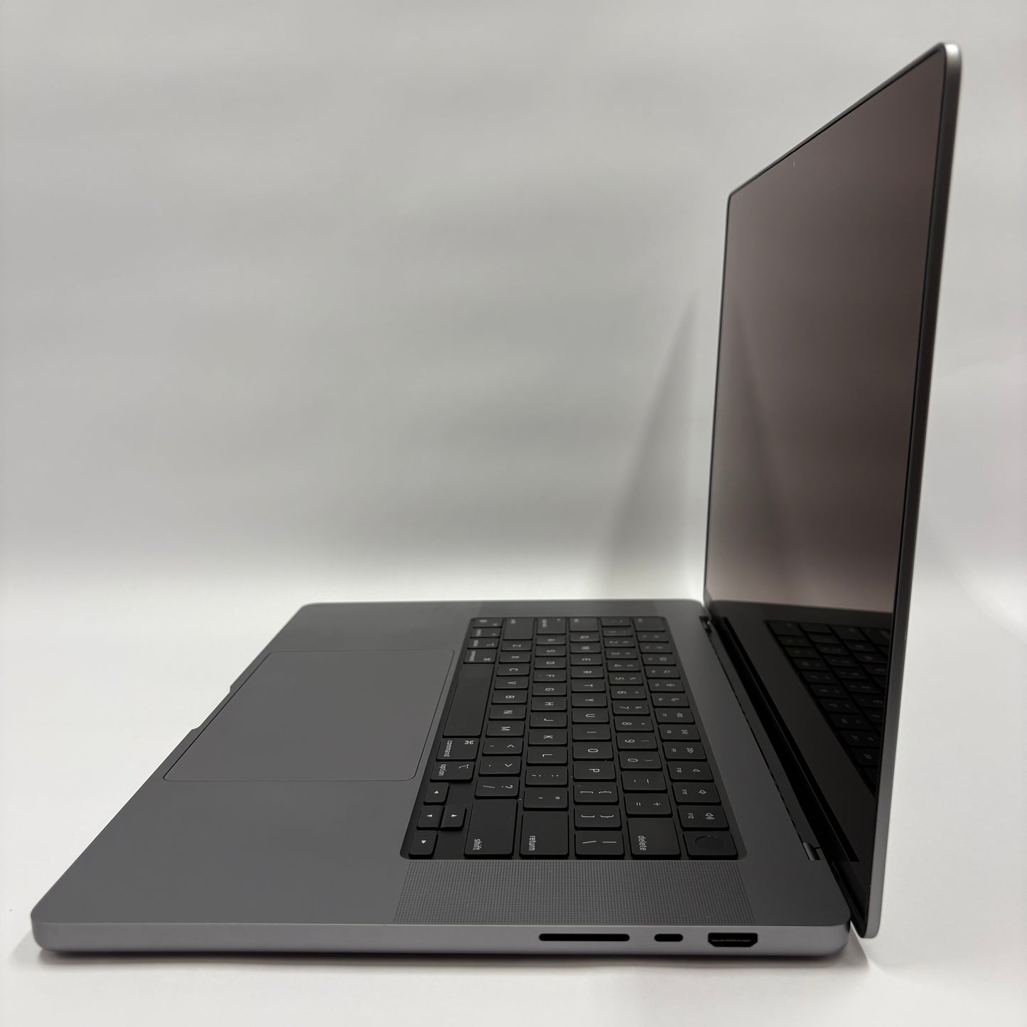 2021 Apple MacBook Pro 16" M1 Pro 16C GPU 3.2GHz 16GB RAM 2TB SSD A2485