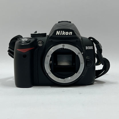 Nikon D3000 10.2MP Digital SLR DSLR Camera 3713 Shutter Count