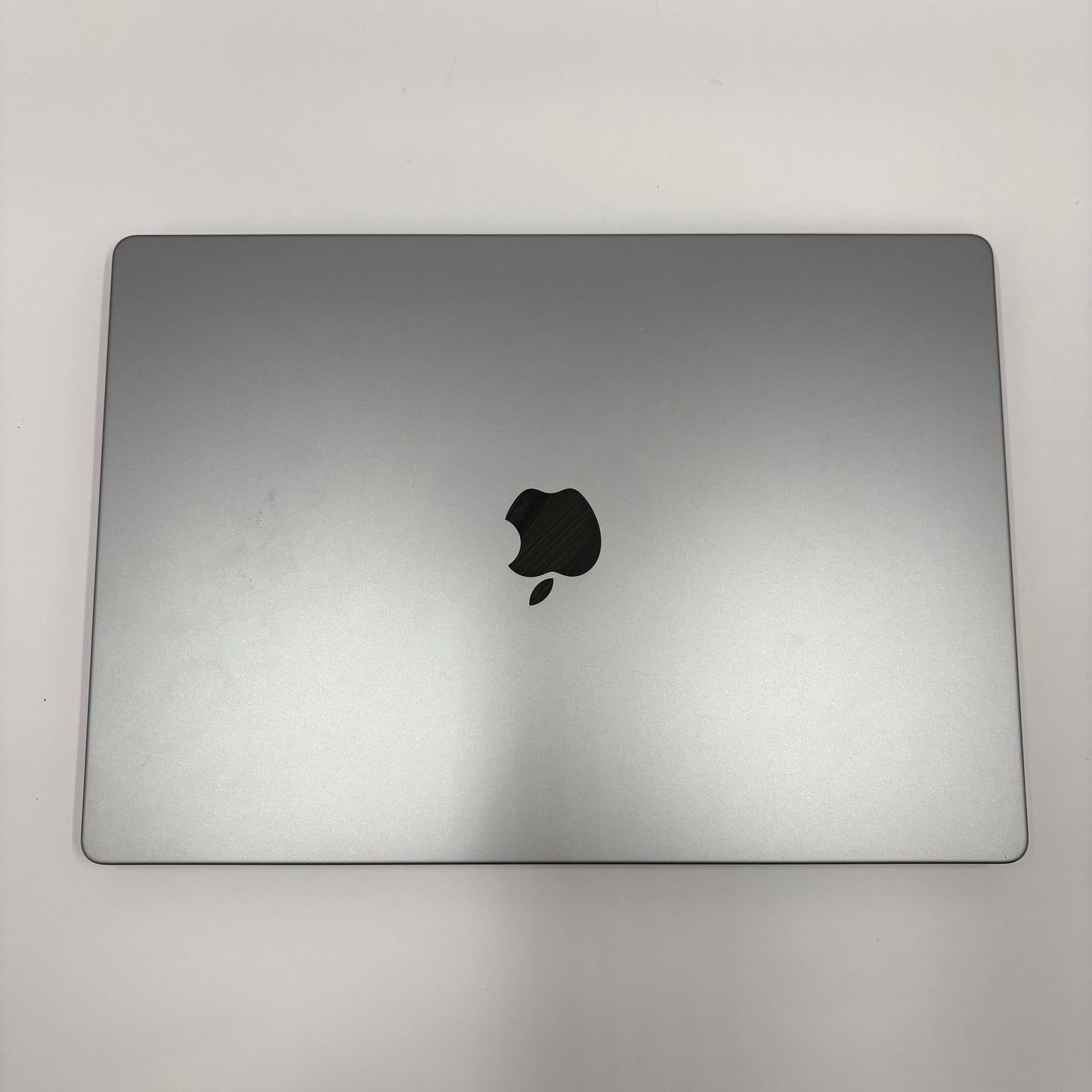 2021 Apple MacBook Pro 16" M1 Pro 16C GPU 3.2GHz 16GB RAM 2TB SSD A2485