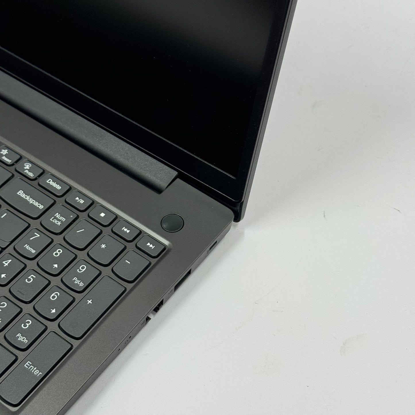 Lenovo V15 G4 83CR 15.6" AMD Ryzen 7 7730u 2.0GHz 16GB RAM 512GB SSD
