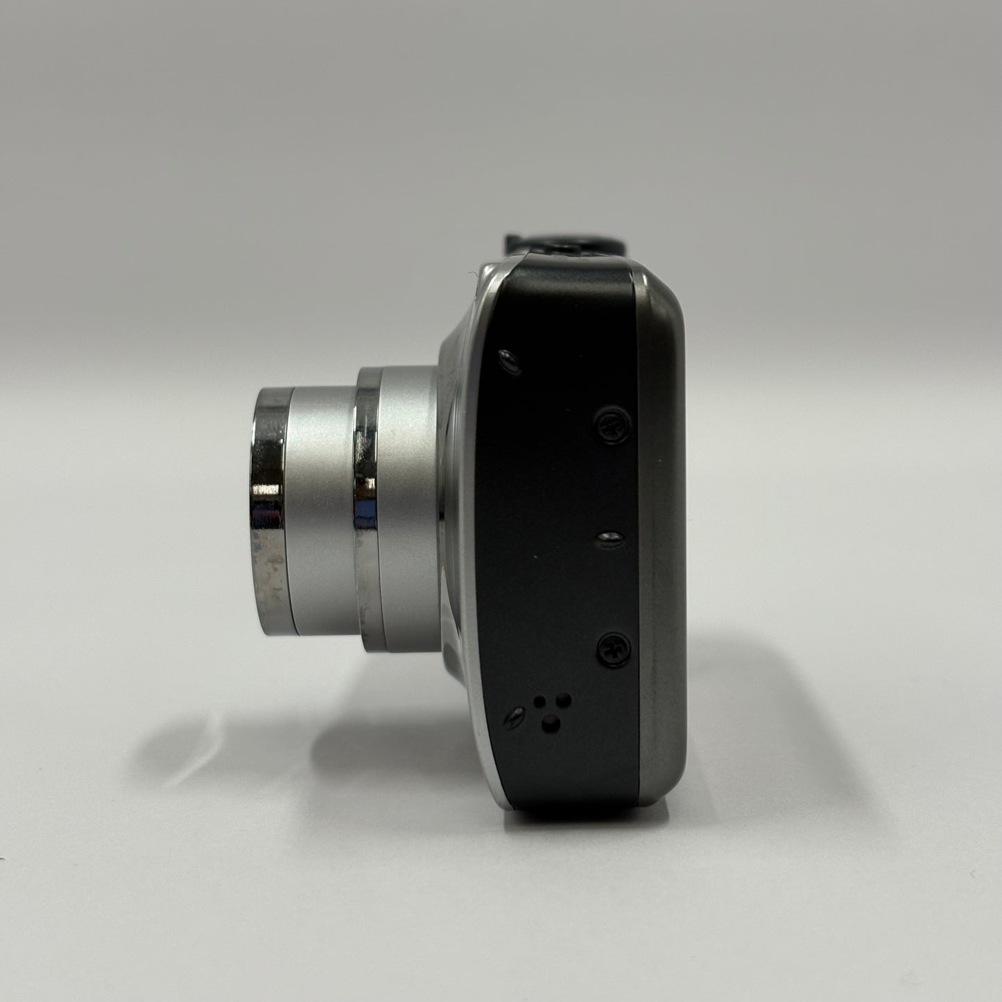 Canon PowerShot SD960 IS 12.1MP Digital ELPH