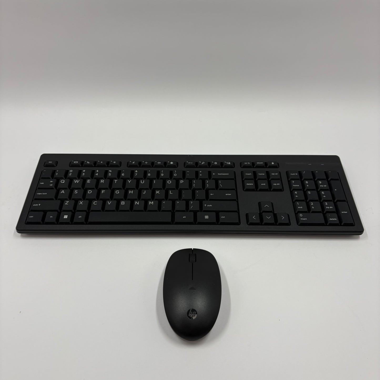 HP AIO 22-DG0013W 21.5" Pentium Silver 1.50GHz 8GB RAM
