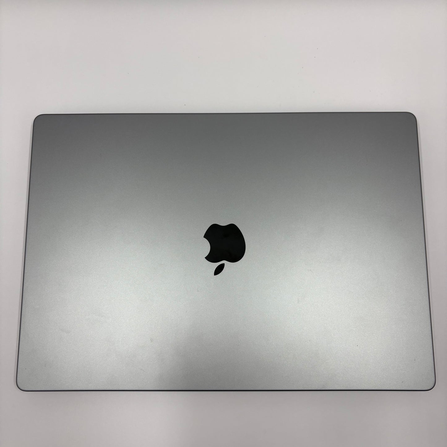 2021 Apple MacBook Pro 16" M1 Pro 16C GPU 3.2GHz 16GB RAM 2TB SSD A2485