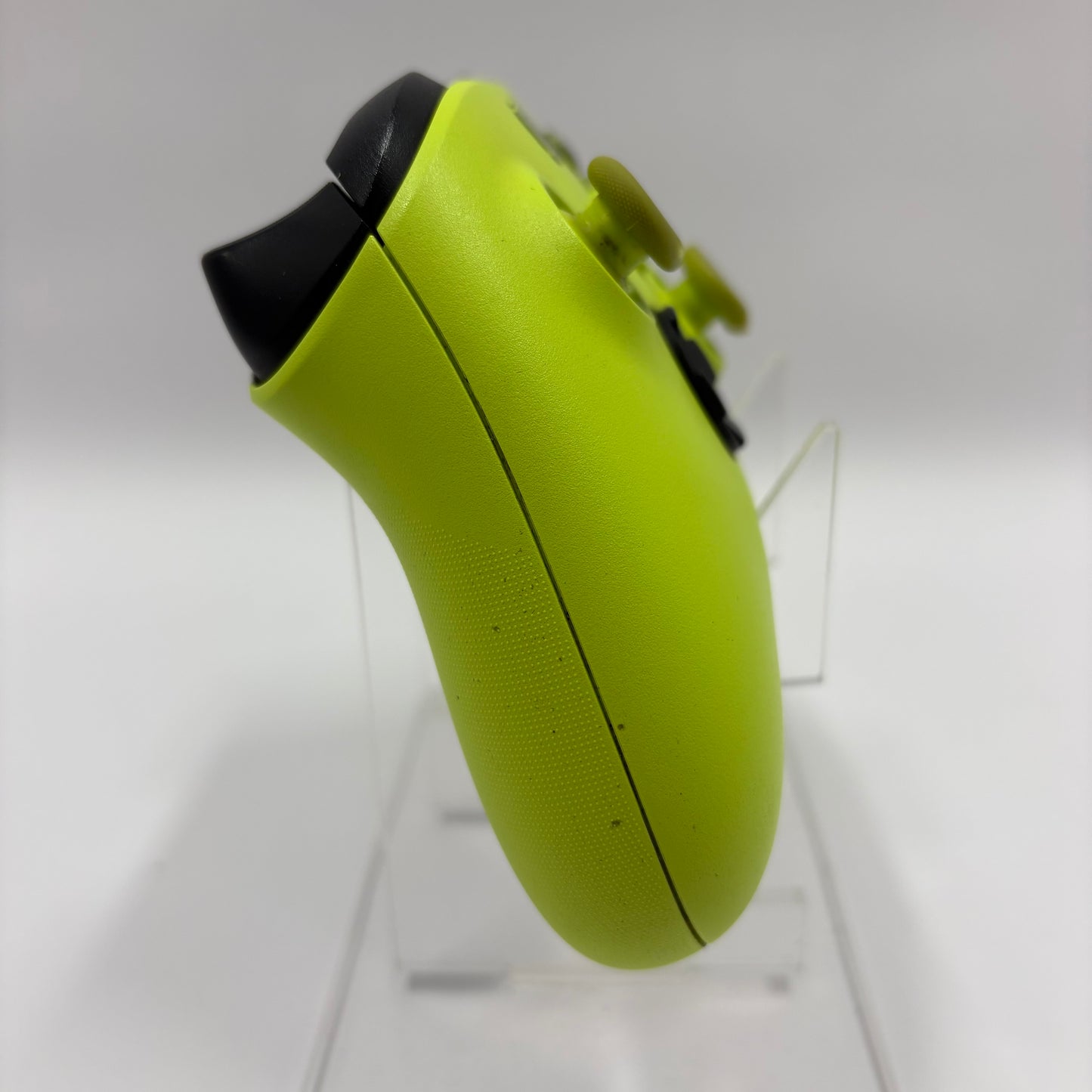 Microsoft Xbox One Wireless Controller Green  1914 Read