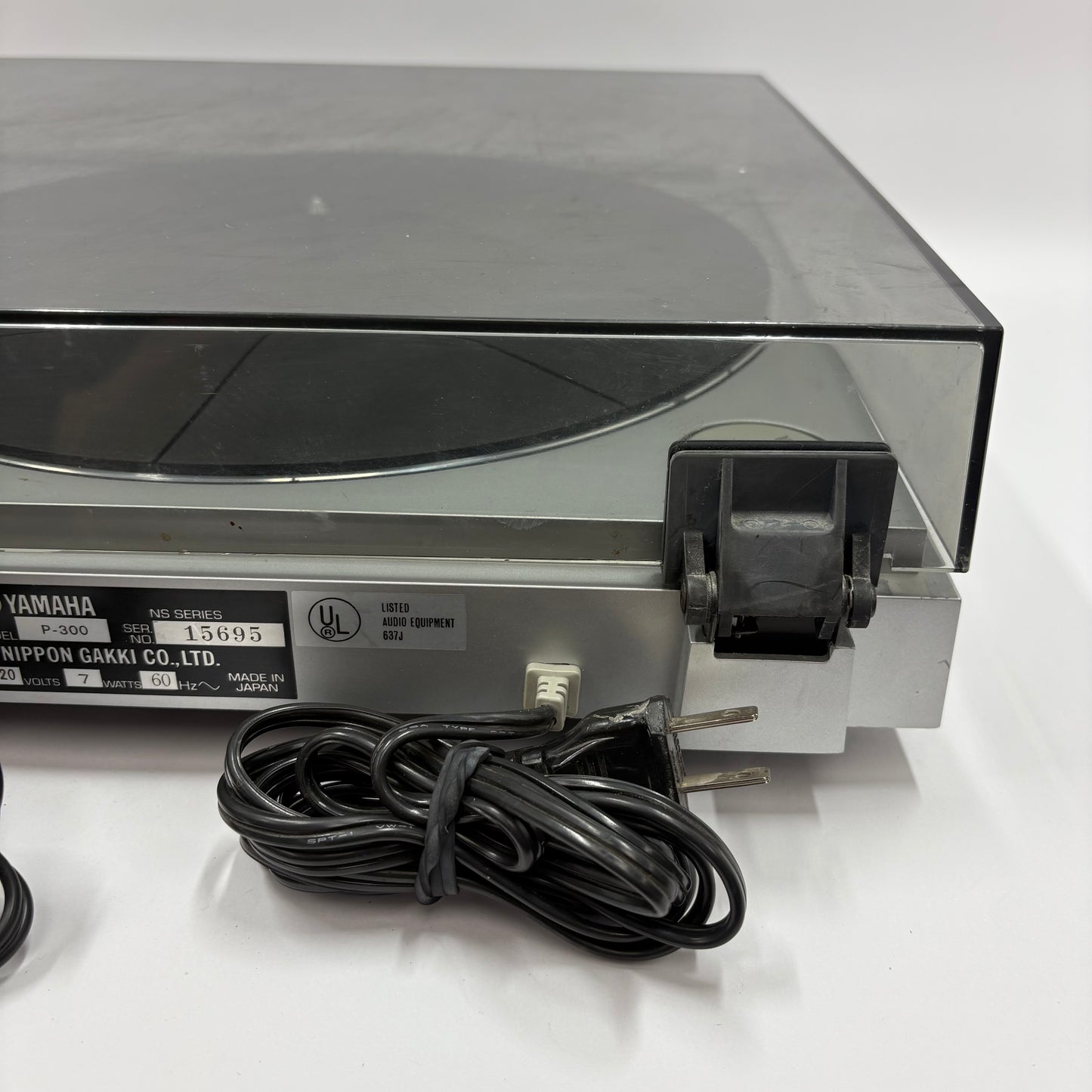 Yamaha P-300 Stereo Turntable
