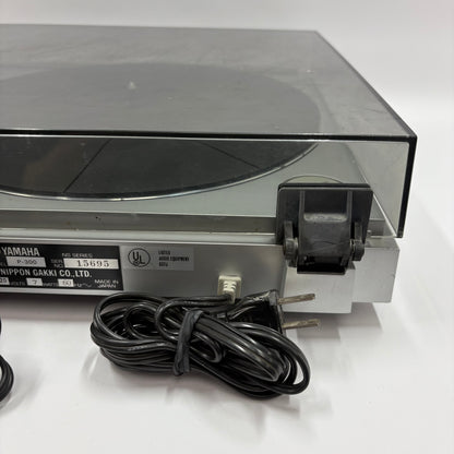 Yamaha P-300 Stereo Turntable