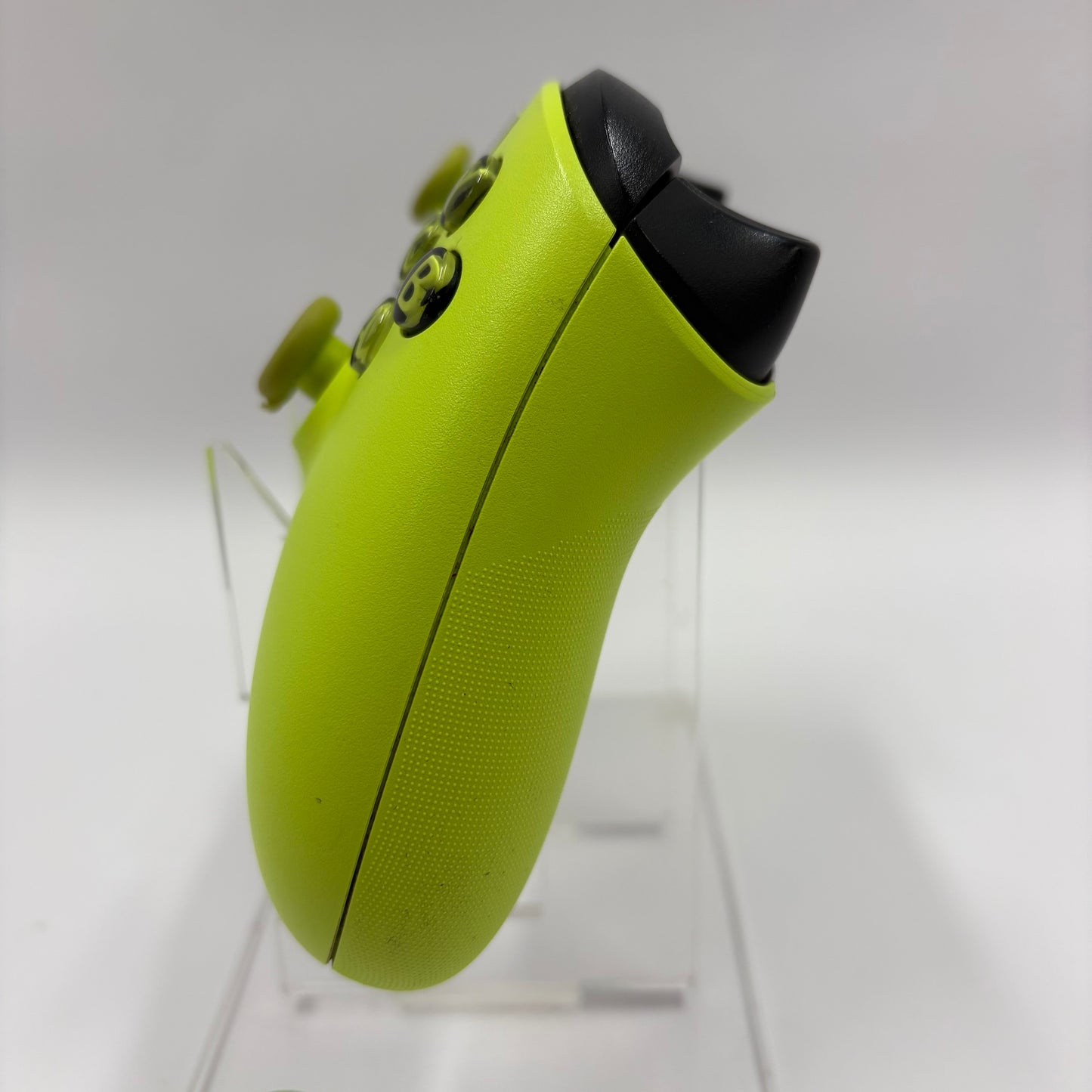 Microsoft Xbox One Wireless Controller Green  1914 Read