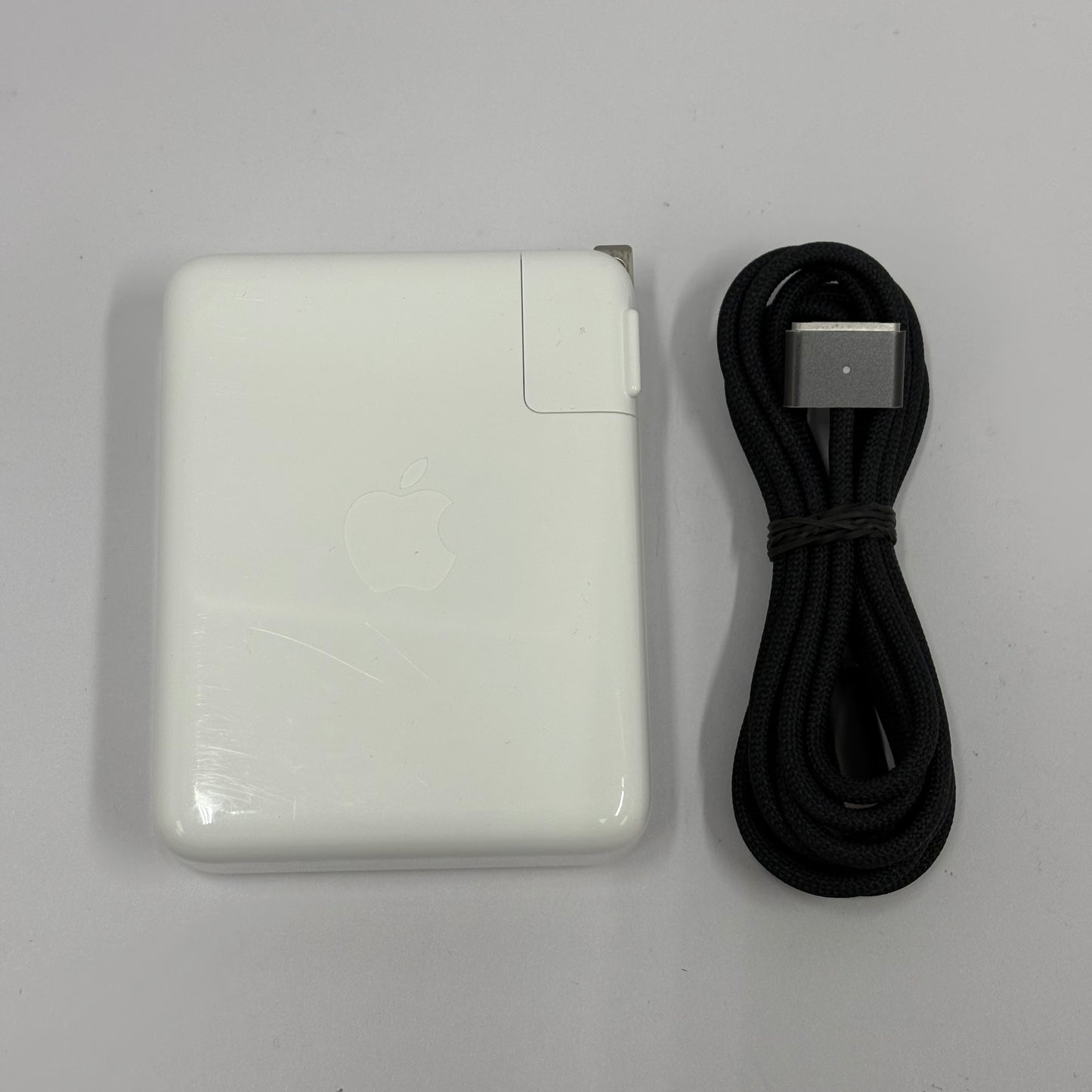 2021 Apple MacBook Pro 16" M1 Pro 16 Core 3.2GHz 16GB RAM 2TB SSD A2485