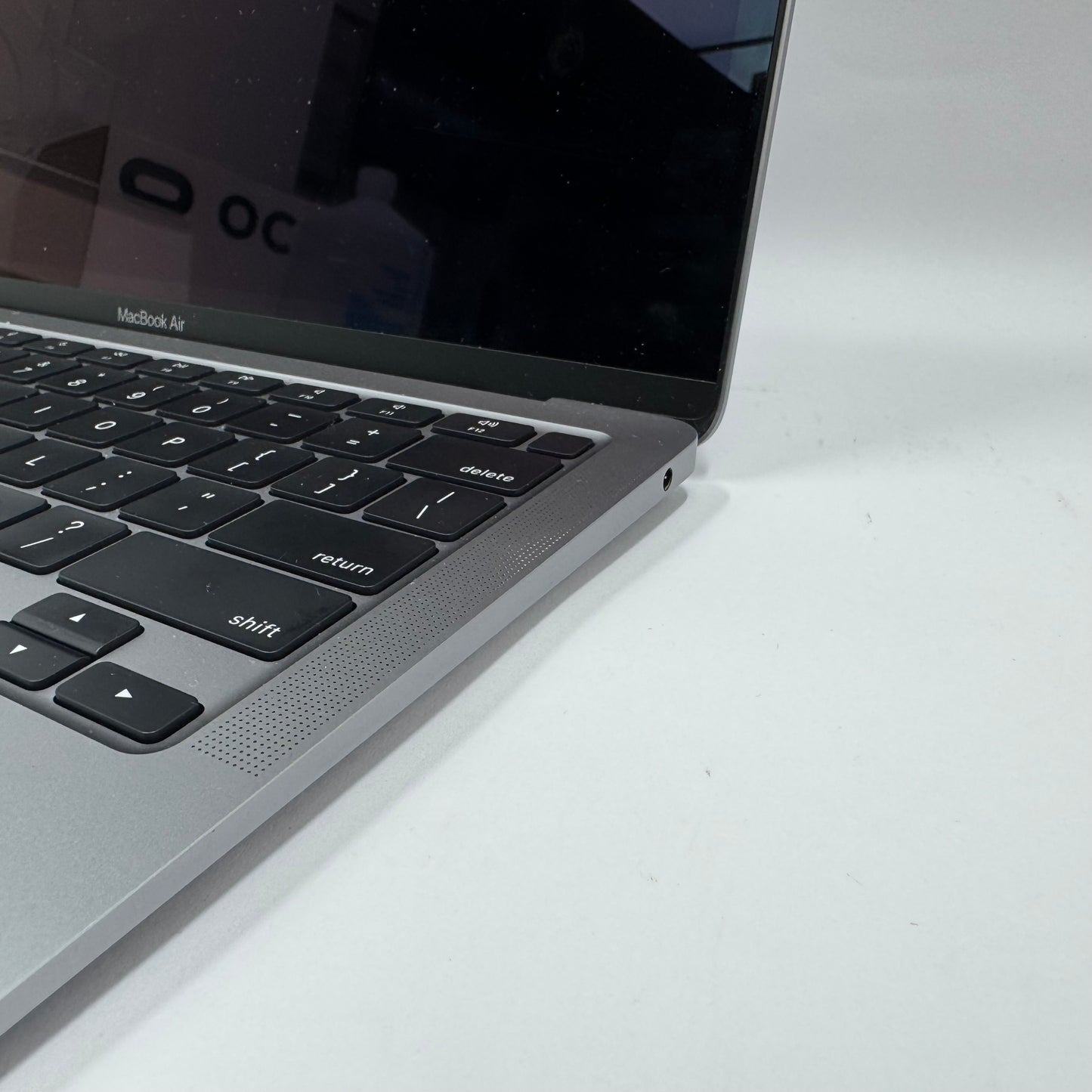 2020 Apple MacBook Air 13.3" M1 7C GPU 3.2GHz 8GB RAM 256GB SSD A2337