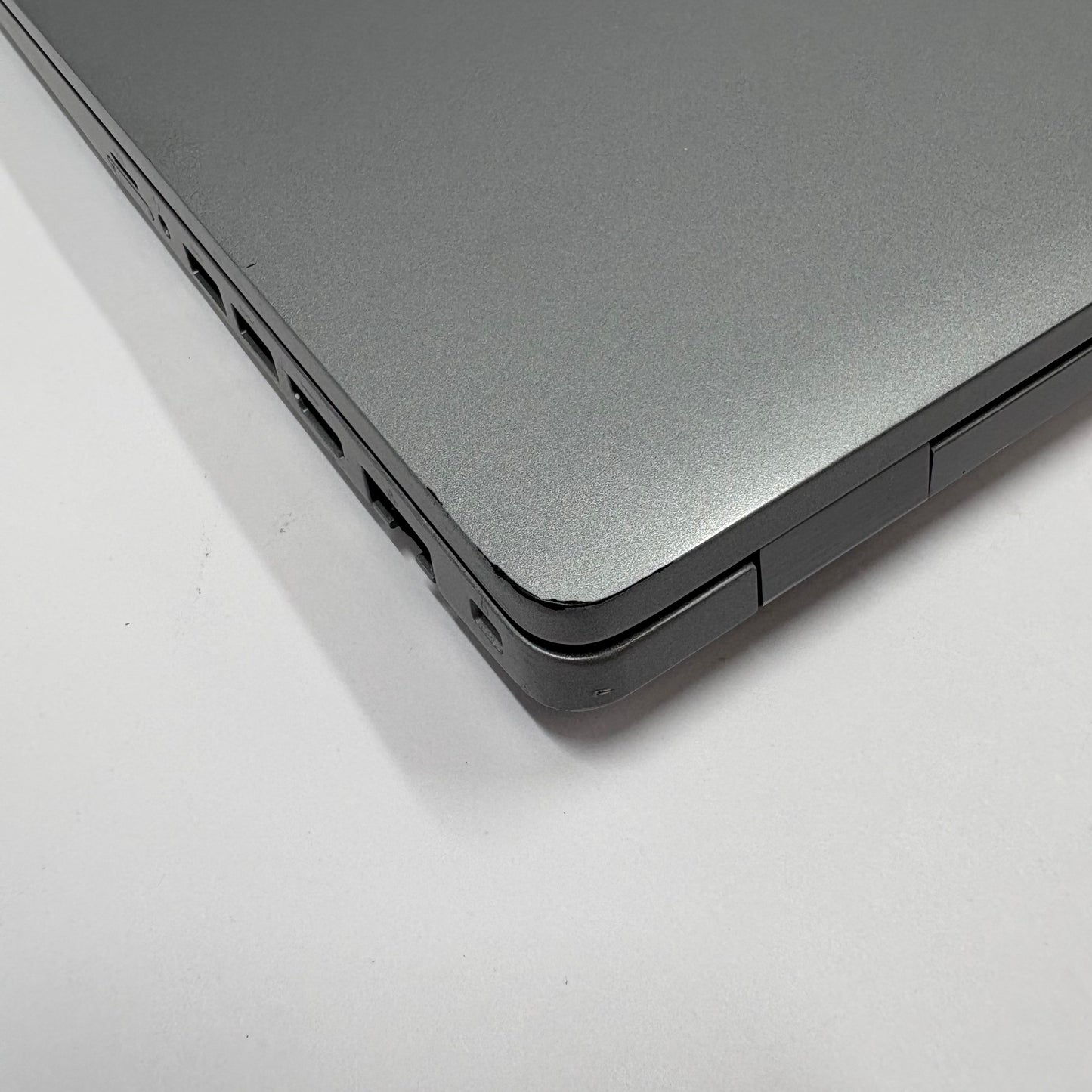 Dell Precision 3551 15.6" i7-10850H 2.7GHz 16GB RAM 256GB SSD