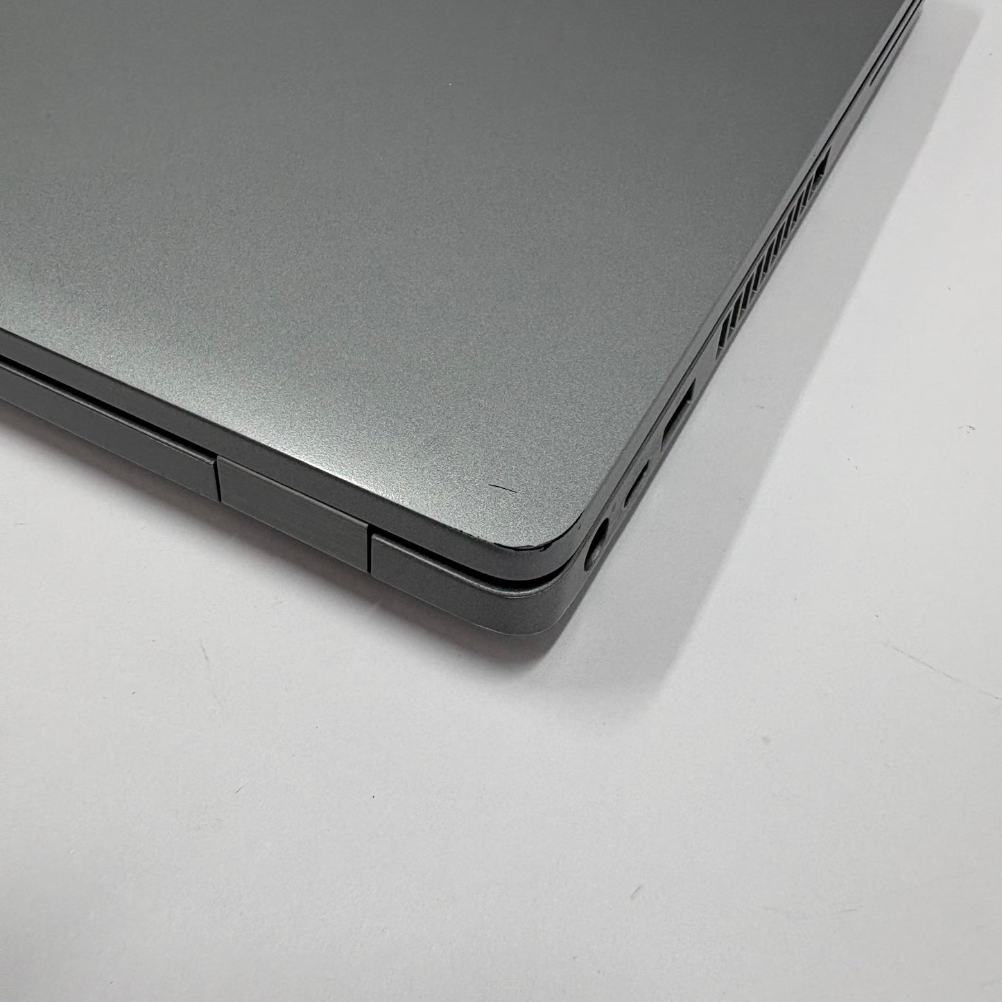 Dell Precision 3551 15.6" i7-10850H 2.7GHz 16GB RAM 256GB SSD