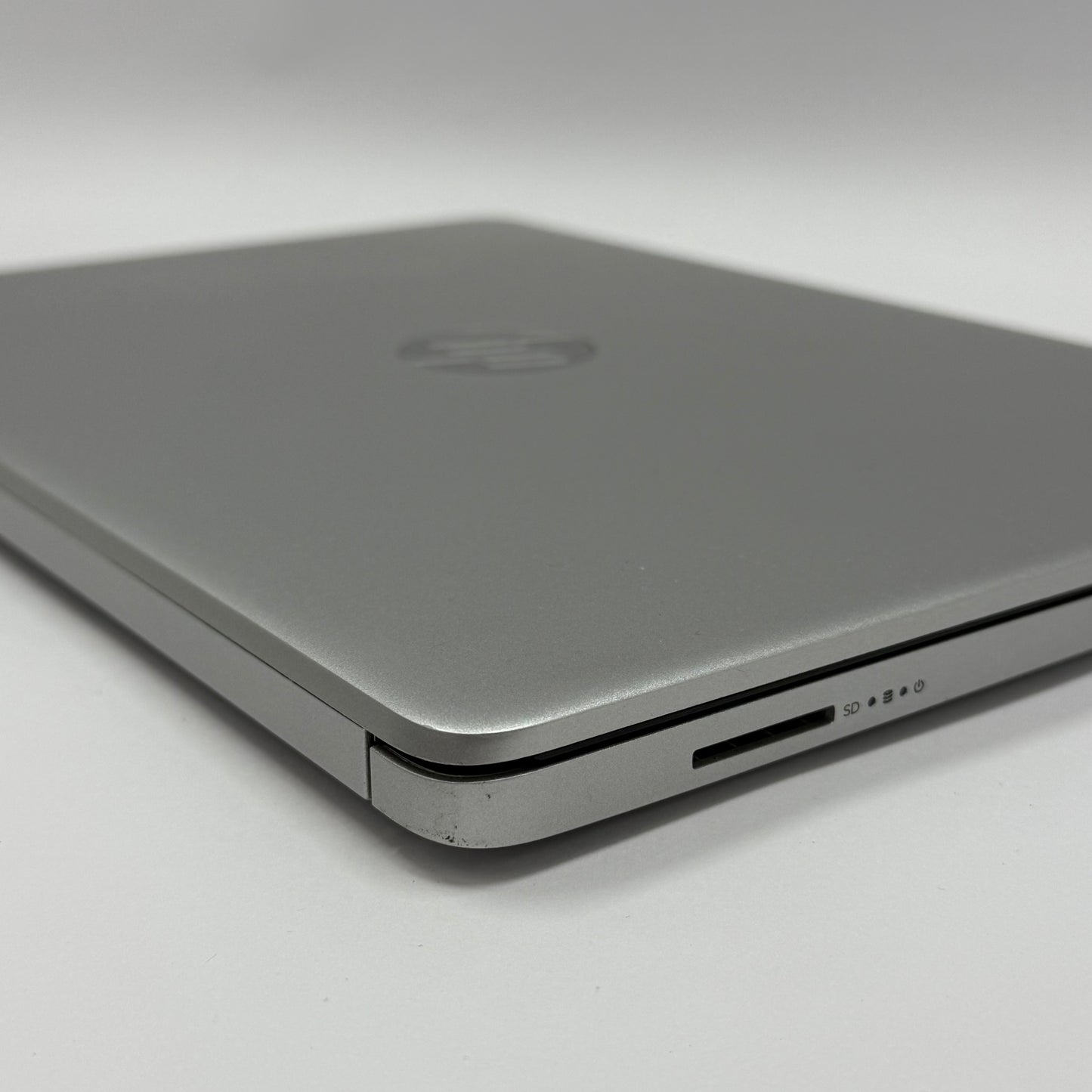 HP Laptop 14-DQ0053NR 14" Pentium Silver N5030 1.1GHz 4GB RAM 128GB SSD