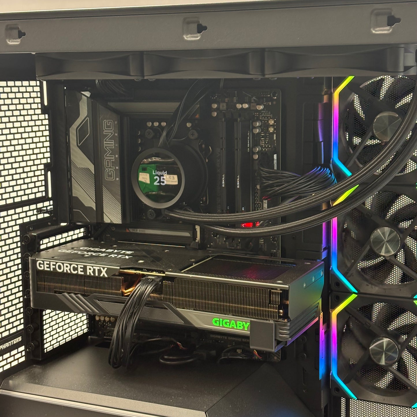 Phanteks Custom PC Ryzen 9 9900X 32GB RAM RTX 4070 Ti Super Liquid Cooling