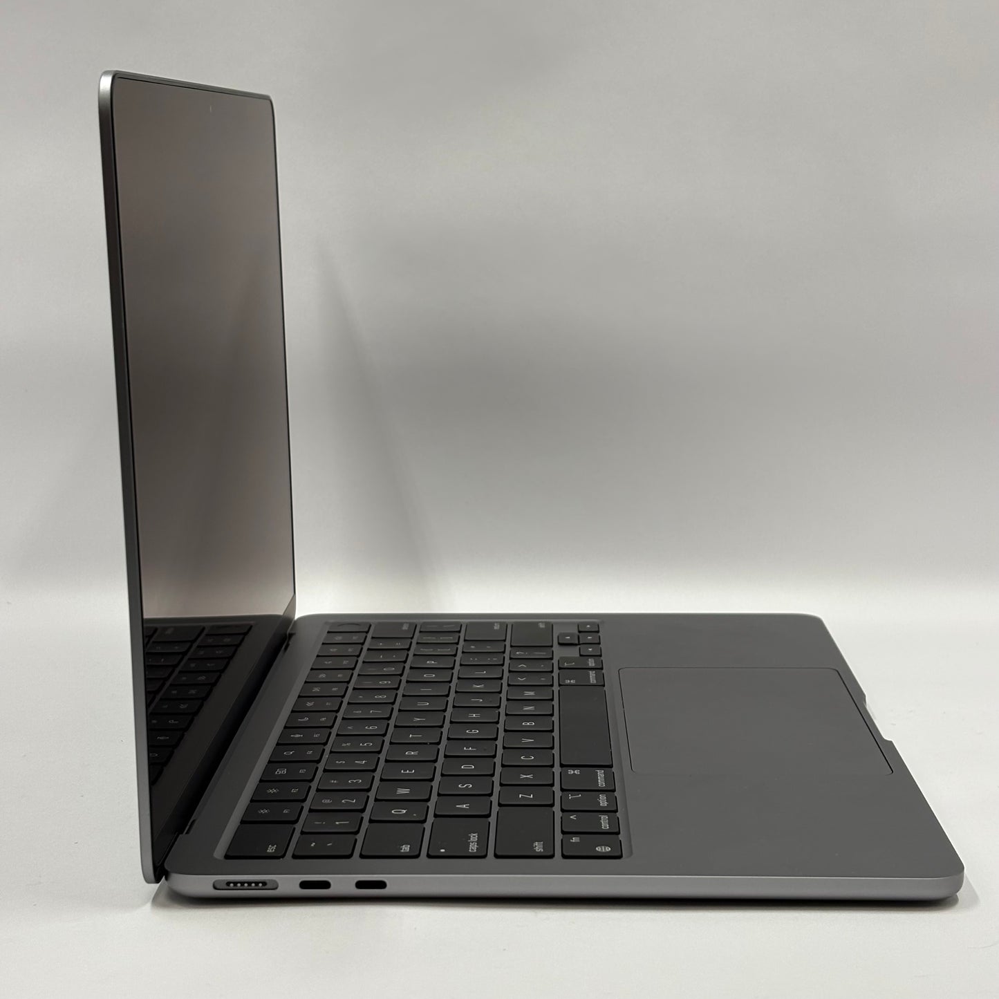 2022 Apple MacBook Air 13.6" M2 8 Core 3.5GHz 16GB RAM 256GB SSD MC7U4LL/A