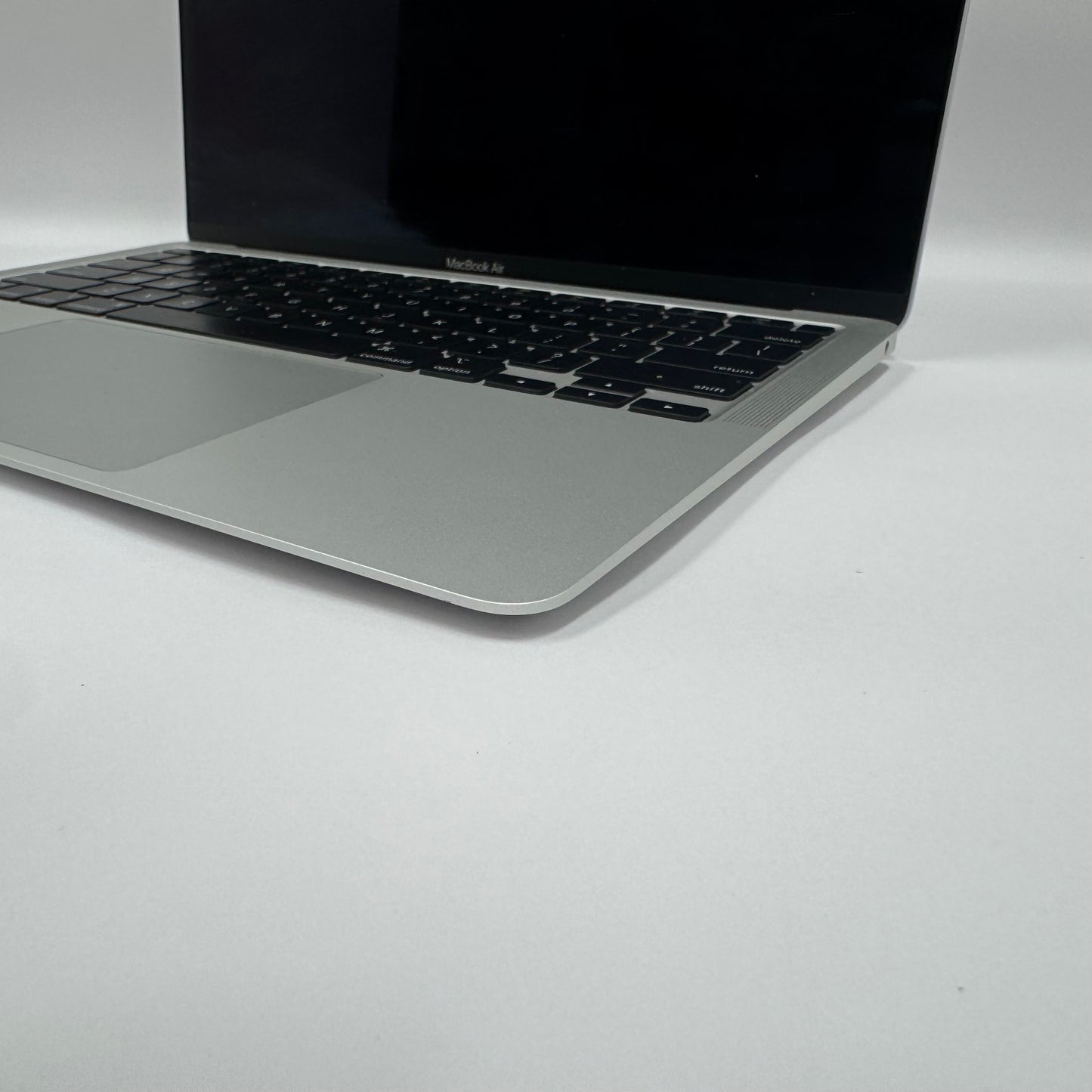 2020 Apple MacBook Air 13.3" M1 7C GPU 3.2GHz 8GB RAM 256GB SSD A2337