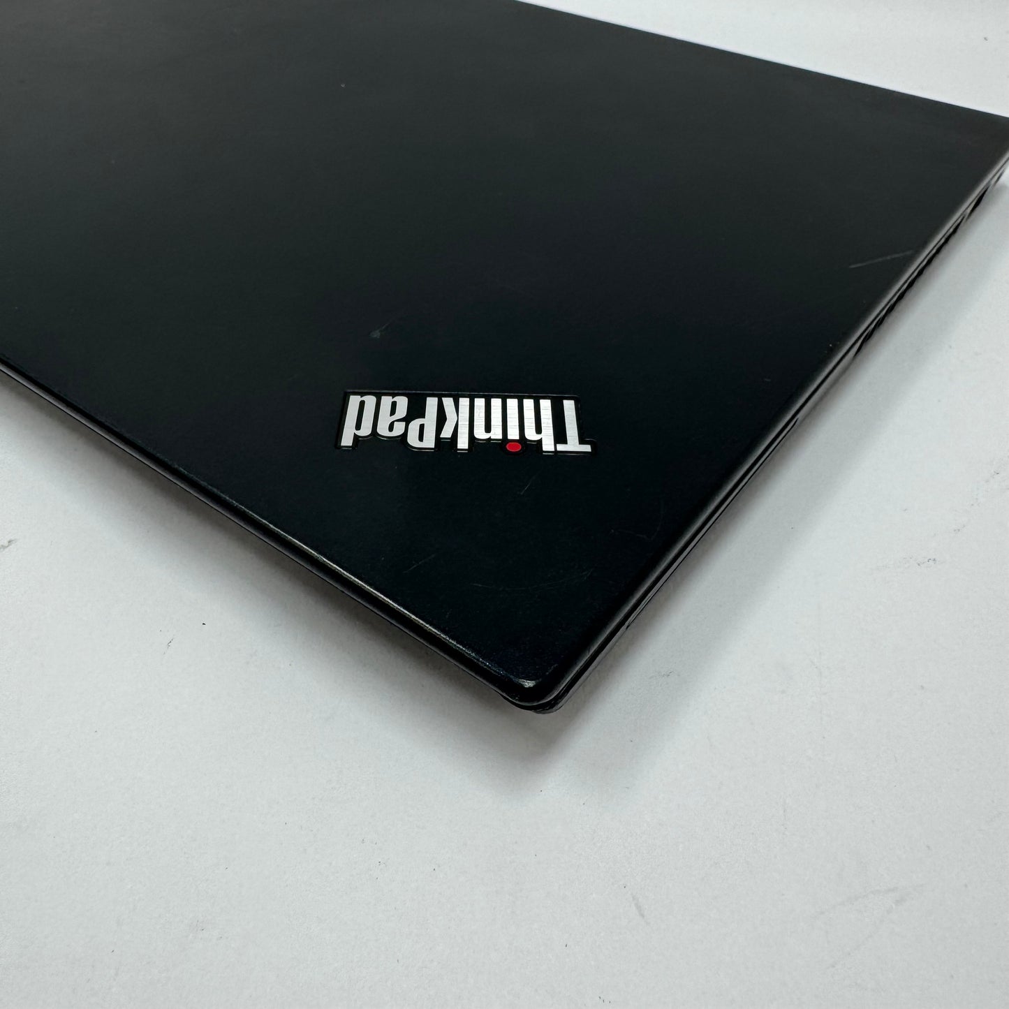 Lenovo ThinkPad T490s 20NX0035US 14" i5-8365U 1.6GHz 8GB RAM 256GB SSD Read