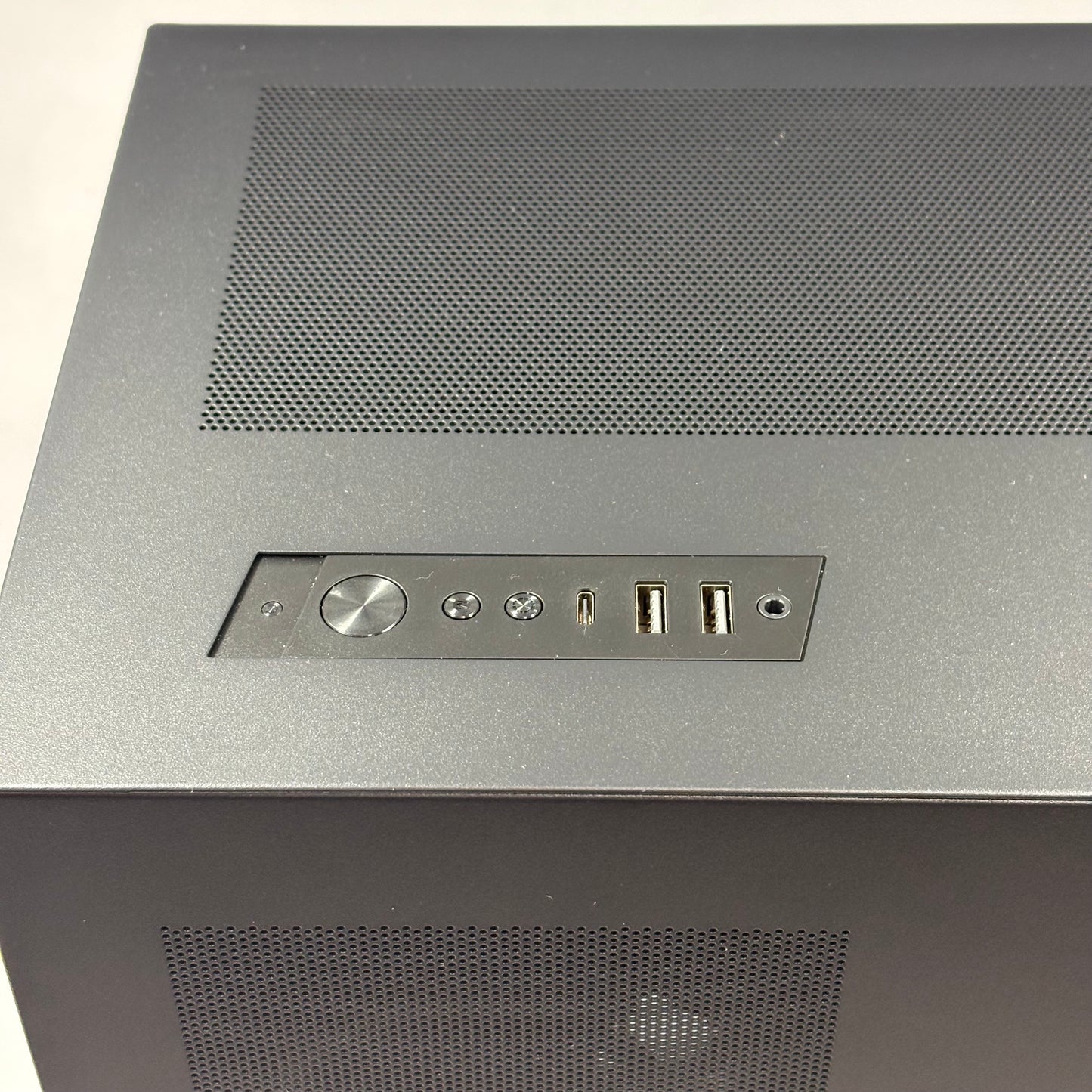 Phanteks Custom PC Ryzen 9 9900X 32GB RAM RTX 4070 Ti Super Liquid Cooling