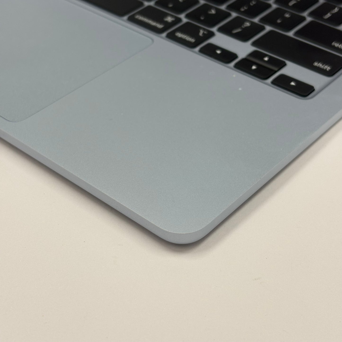 2025 Apple MacBook Air 13.6" M4 8 Core 4.5GHz 16GB RAM 256GB SSD A3240