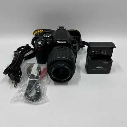 Nikon D3000 10.2MP Digital SLR DSLR Camera 3713 Shutter Count