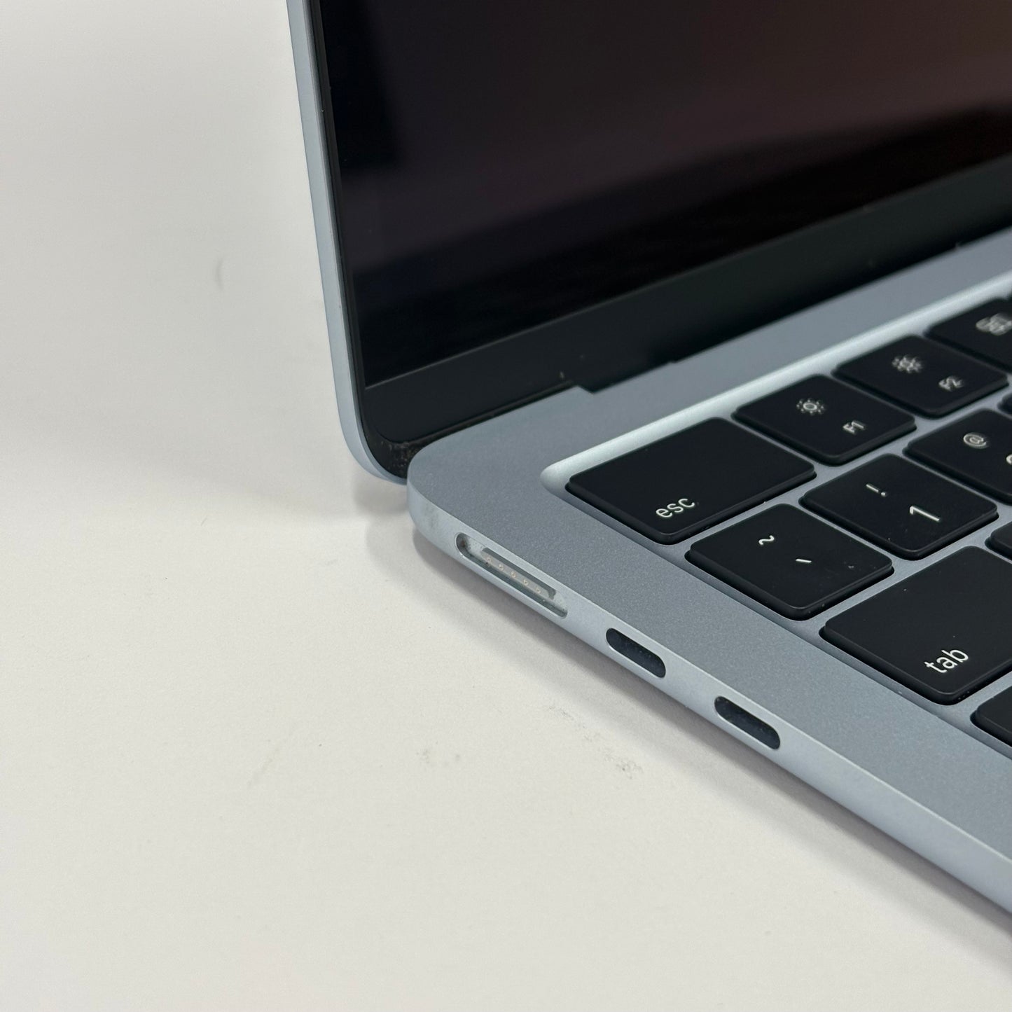 2025 Apple MacBook Air 13.6" M4 10C GPU 4.5GHz 16GB RAM 256GB SSD A3240