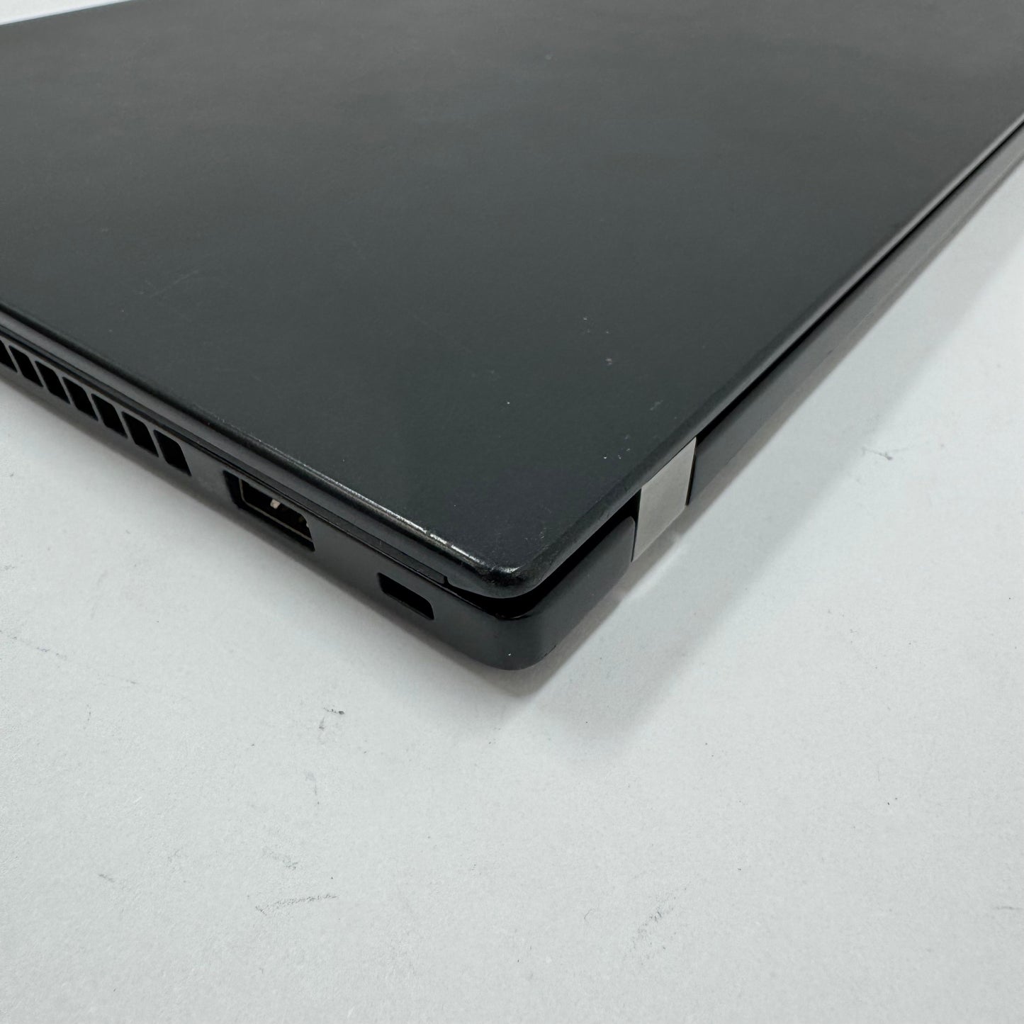 Lenovo ThinkPad T490s 20NX0035US 14" i5-8365U 1.6GHz 8GB RAM 256GB SSD Read