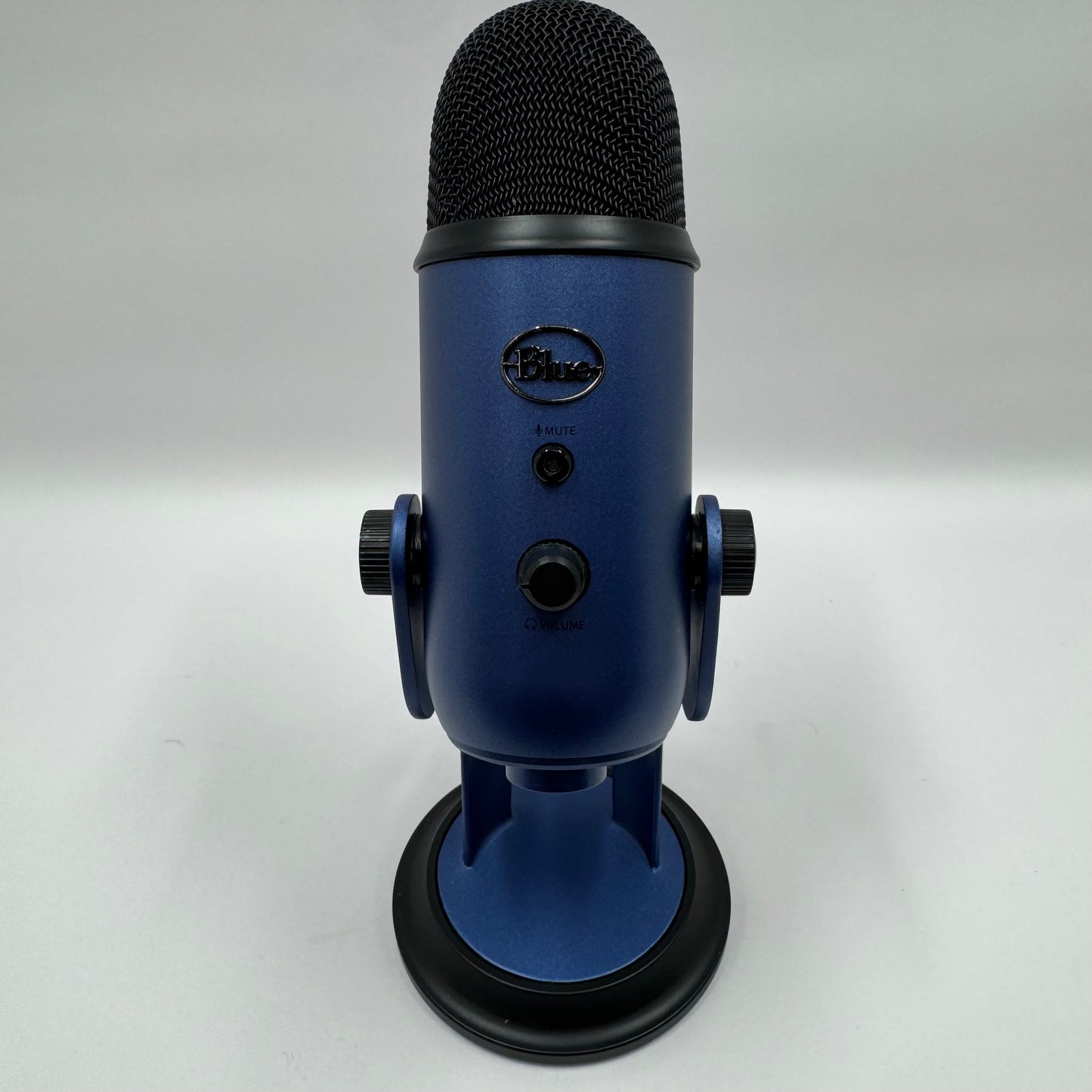 Logitech Blue Yeti Professional Multi-Pattern USB Condenser Microphone