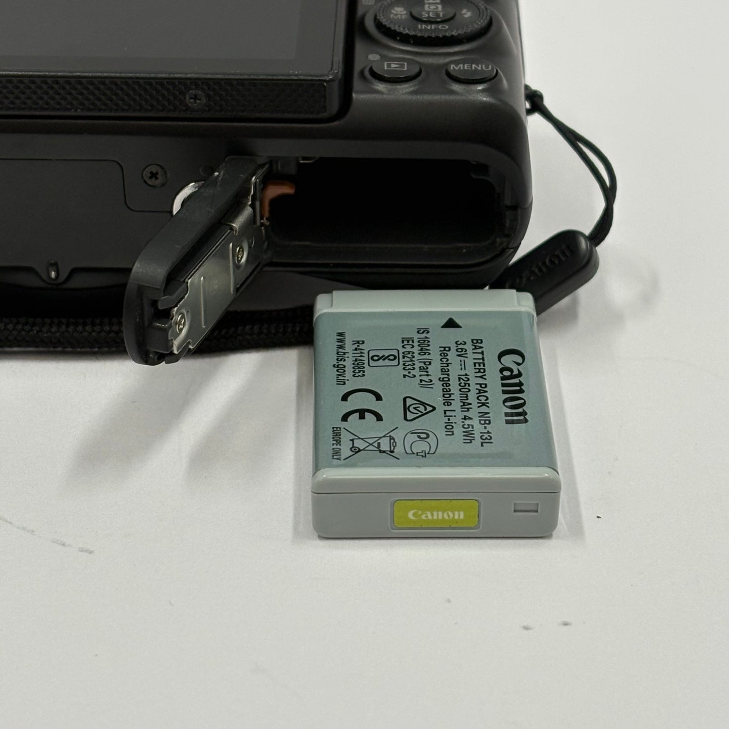 Canon PowerShot SX740 HS 20.3MP Digital Point-And-Shoot Camera