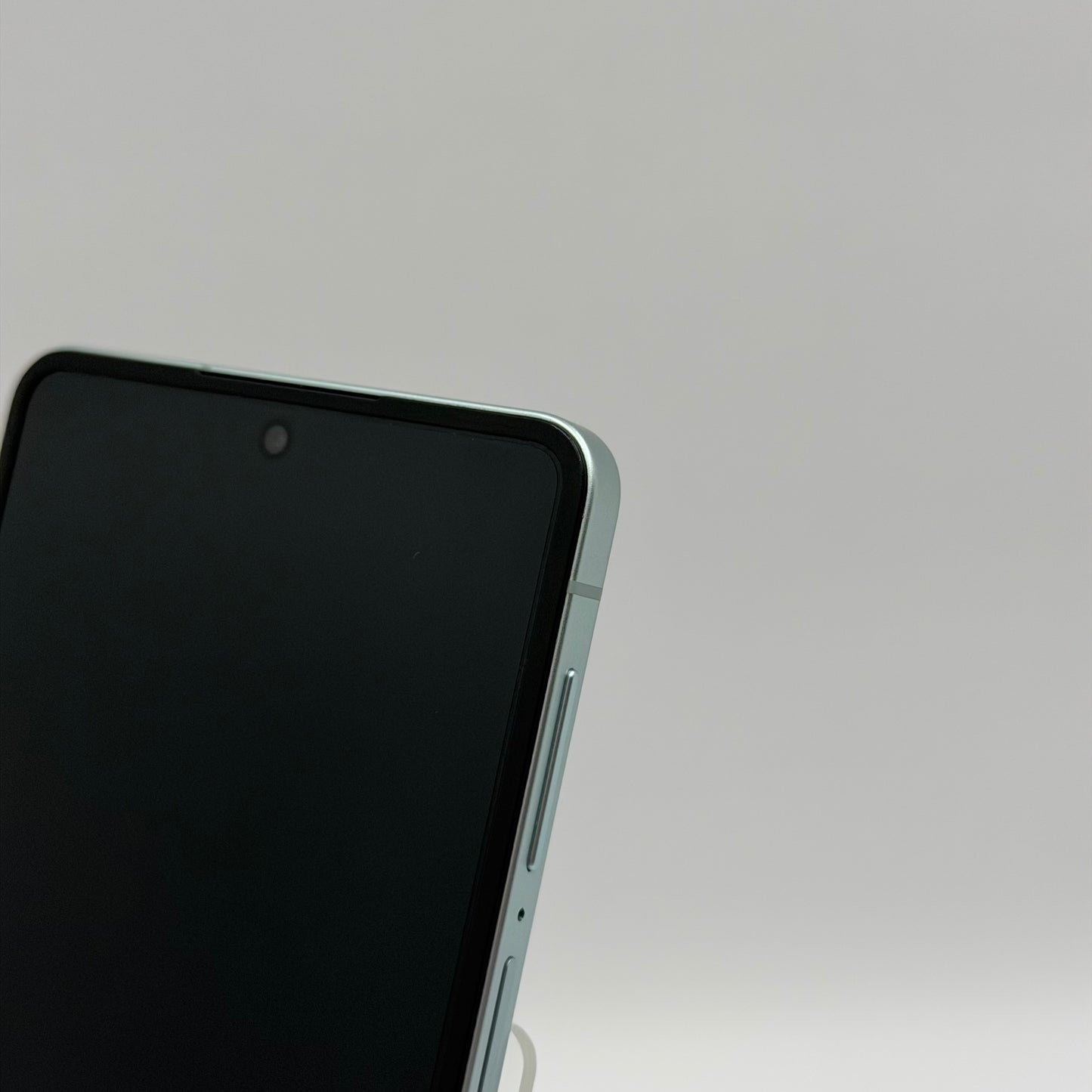 Unlocked Samsung Galaxy Z Flip7 12GB RAM 256GB SM-F766U1 Arctic Silver