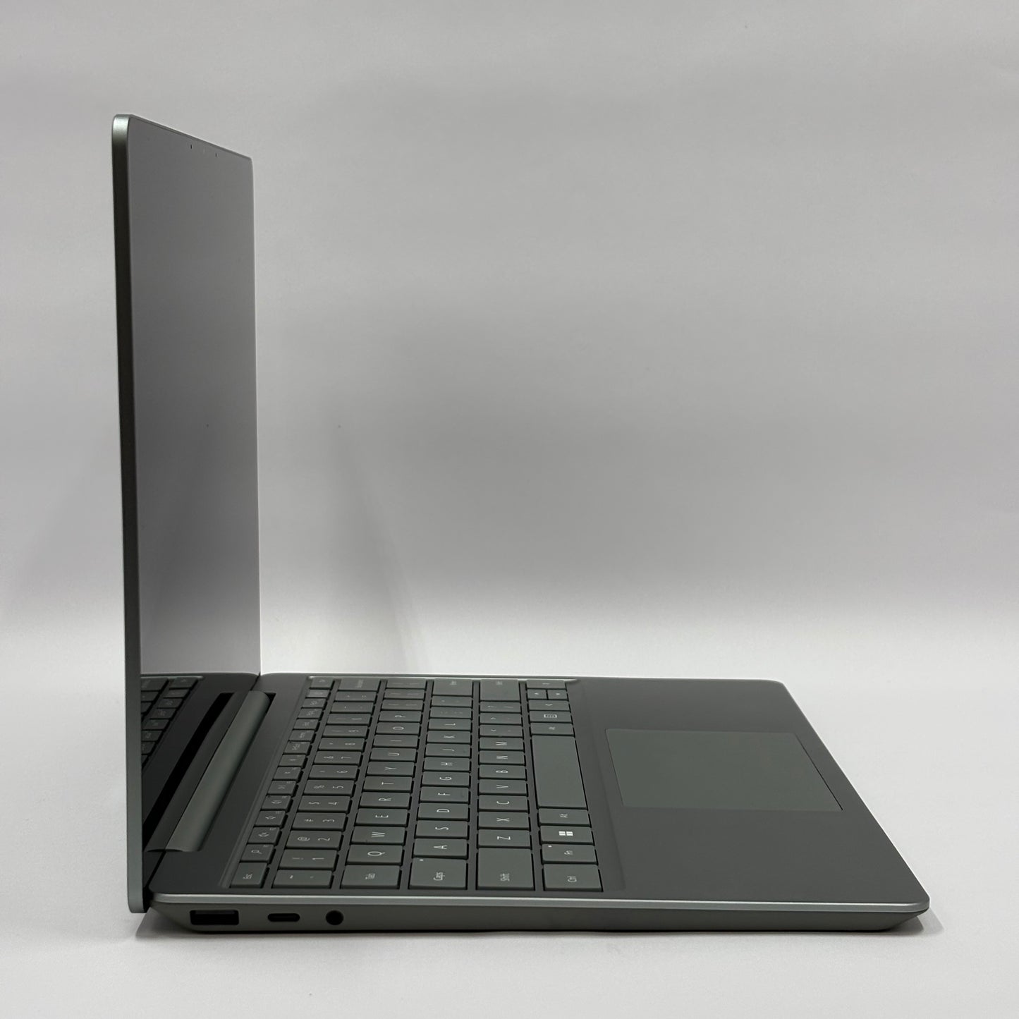 Microsoft Surface Go 2 2013 12.4" i5-1135G7 2.4GHz 8GB RAM 128GB SSD