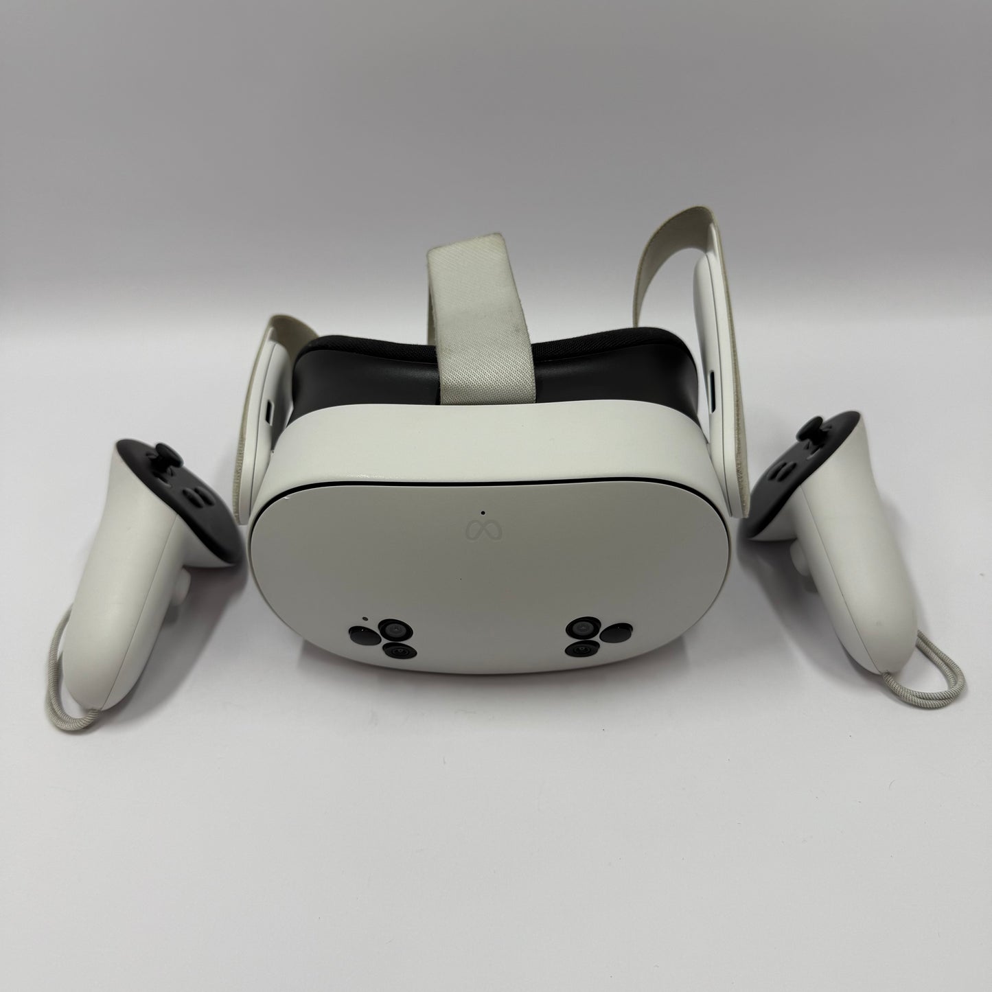 Meta Quest 3S 128GB Standalone All-in-One VR Headset P97