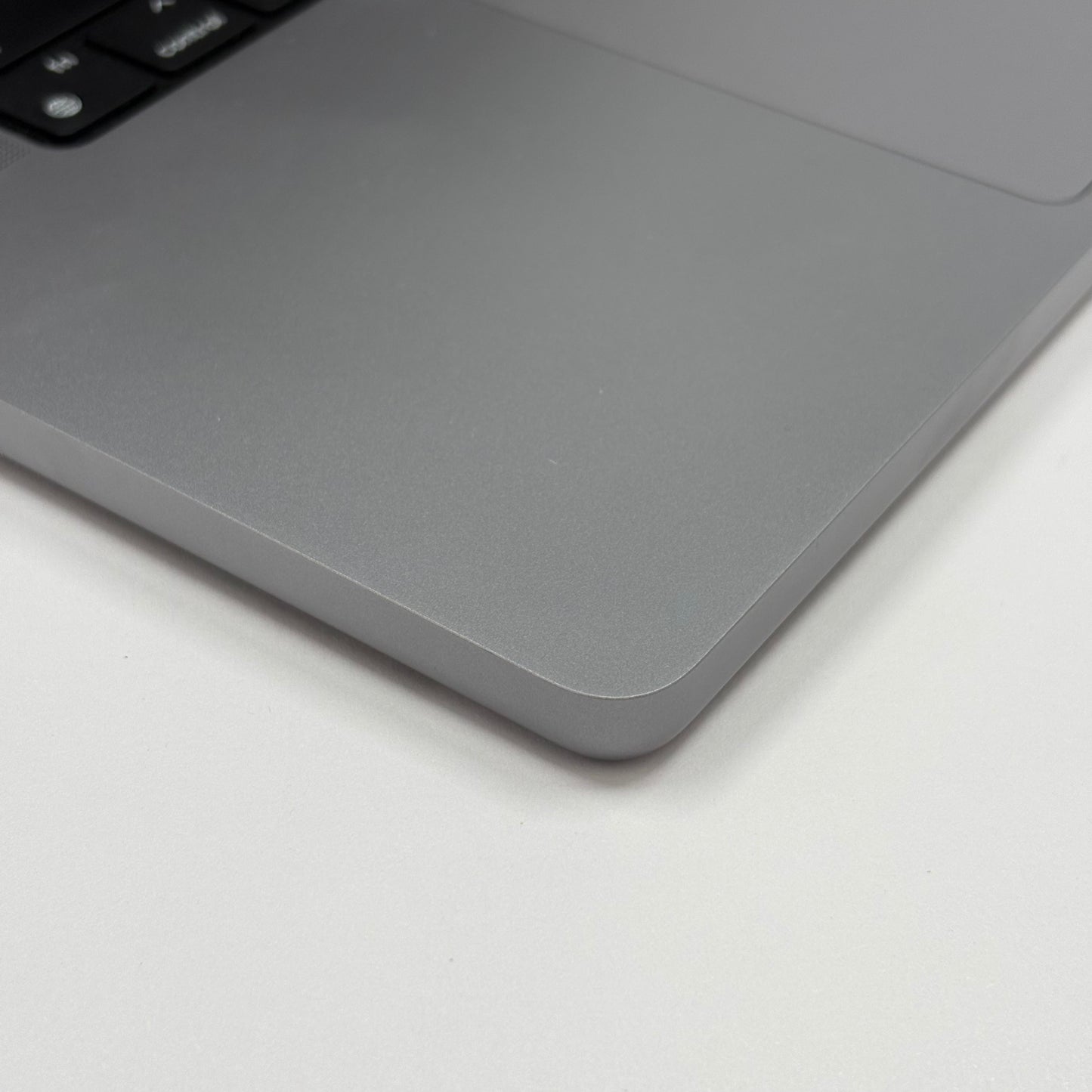 2021 Apple MacBook Pro 16" M1 Pro 16C GPU 3.2GHz 16GB RAM 2TB SSD A2485