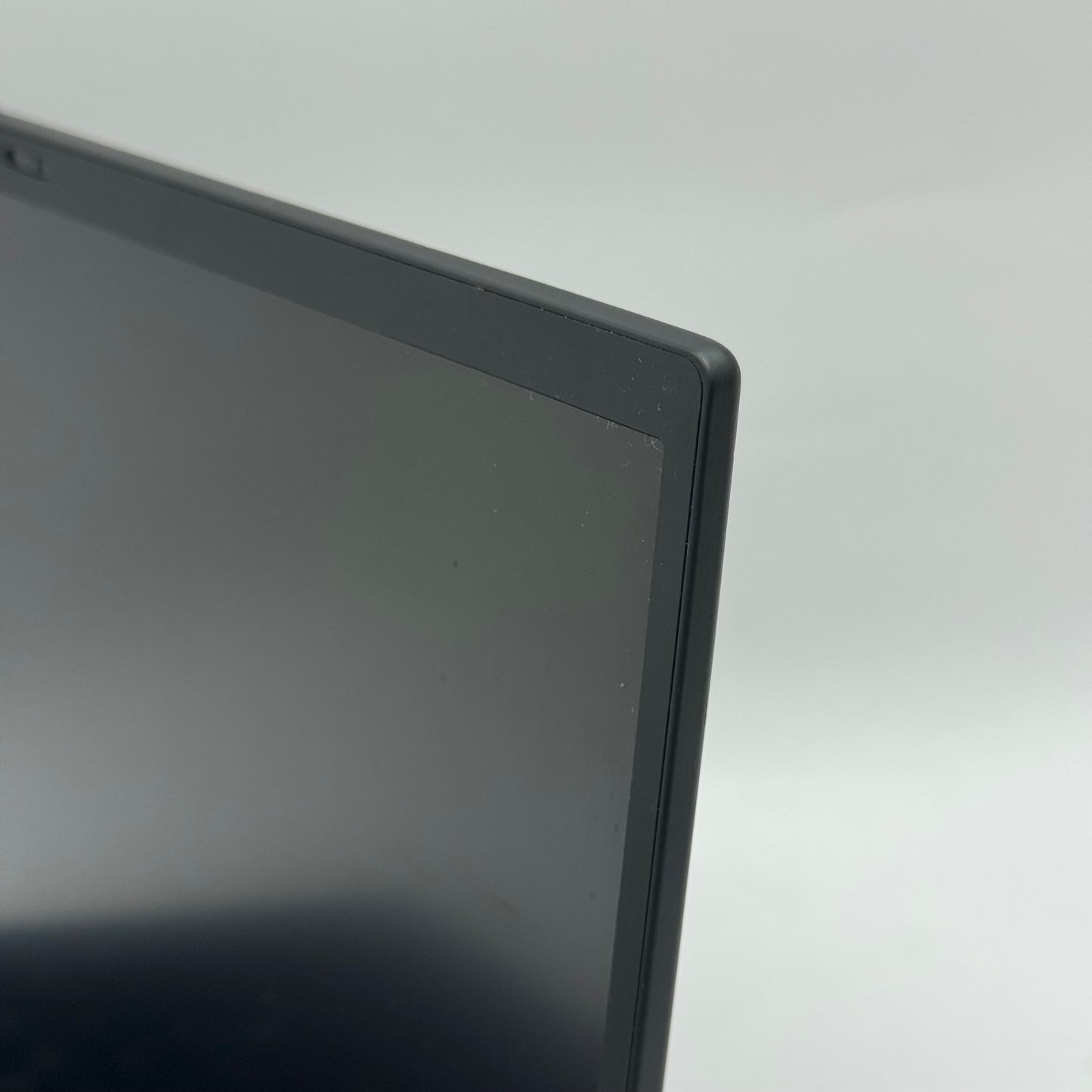 Lenovo ThinkPad X1 Carbon Gen 9 20XW003EUS 14" i5-1135G7 8GB RAM 256GB SSD