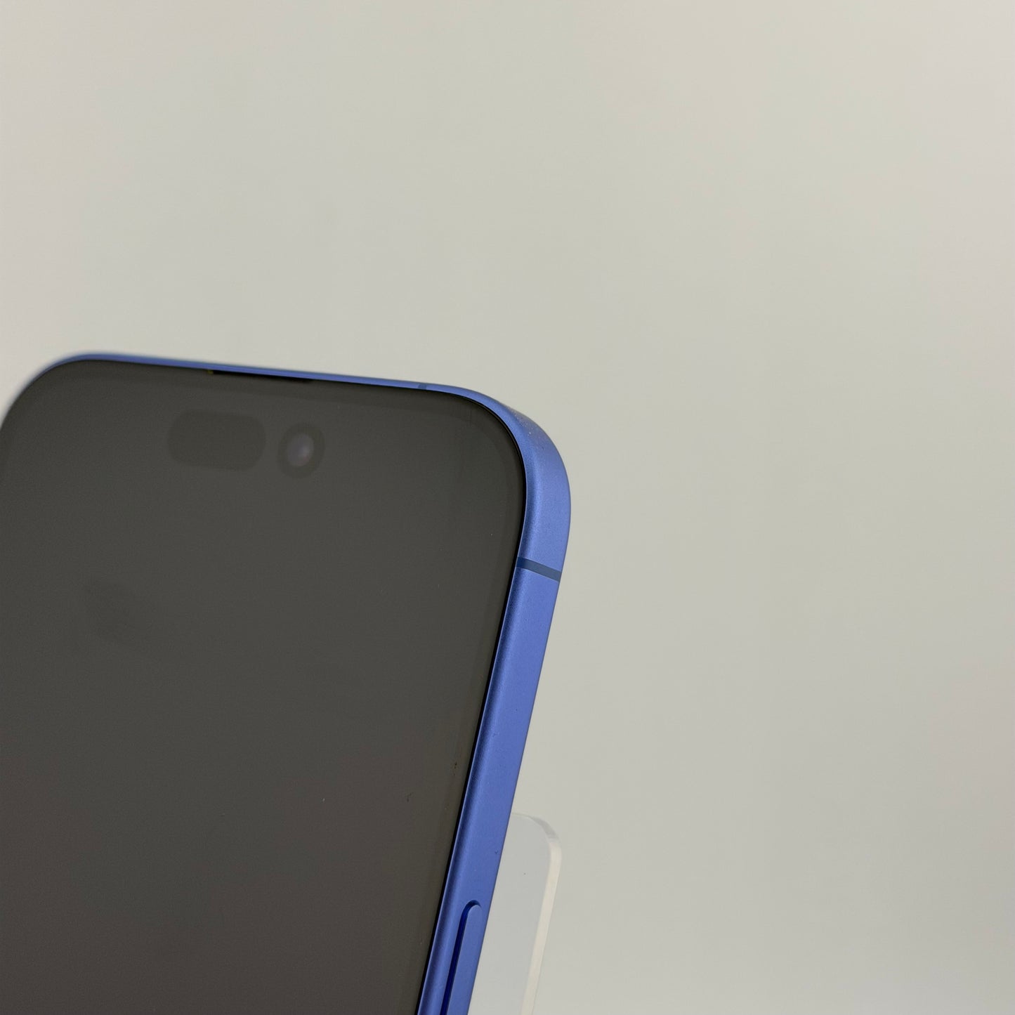 Factory Unlocked Apple iPhone 16 128GB Blue MYAT3LL/A