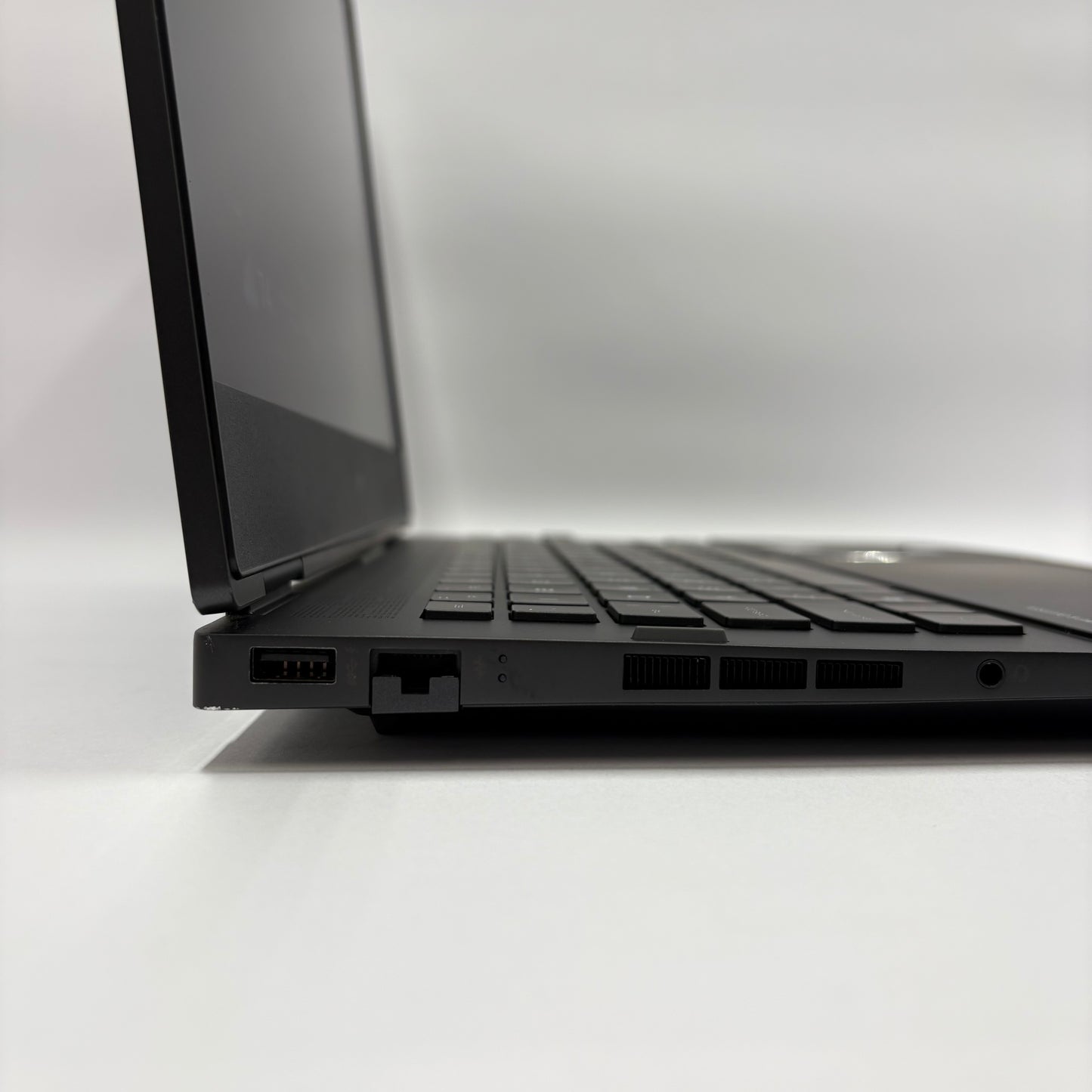 HP OMEN 16-N0027NR 16" Ryzen 7 6800H 3.2GHz 16GB RAM 1TB SSD Radeon RX 6650M