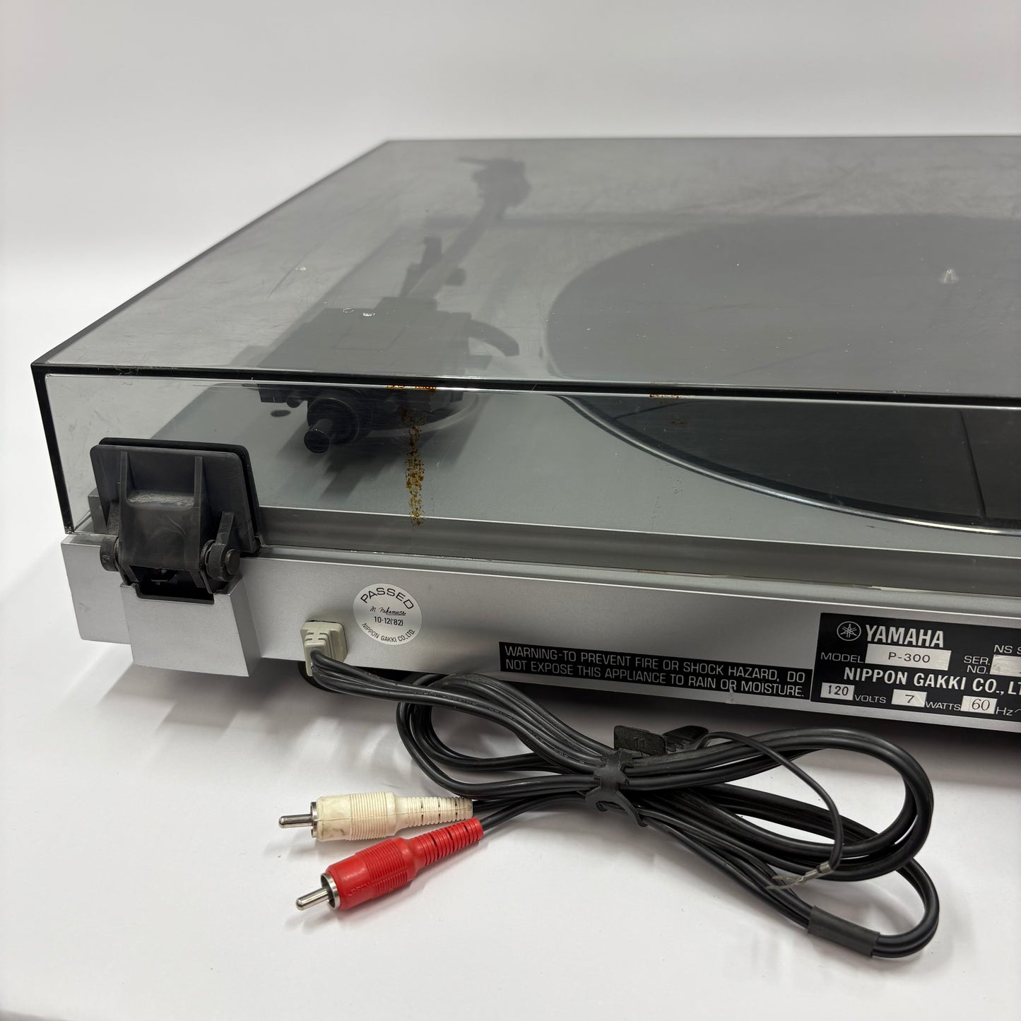 Yamaha P-300 Stereo Turntable