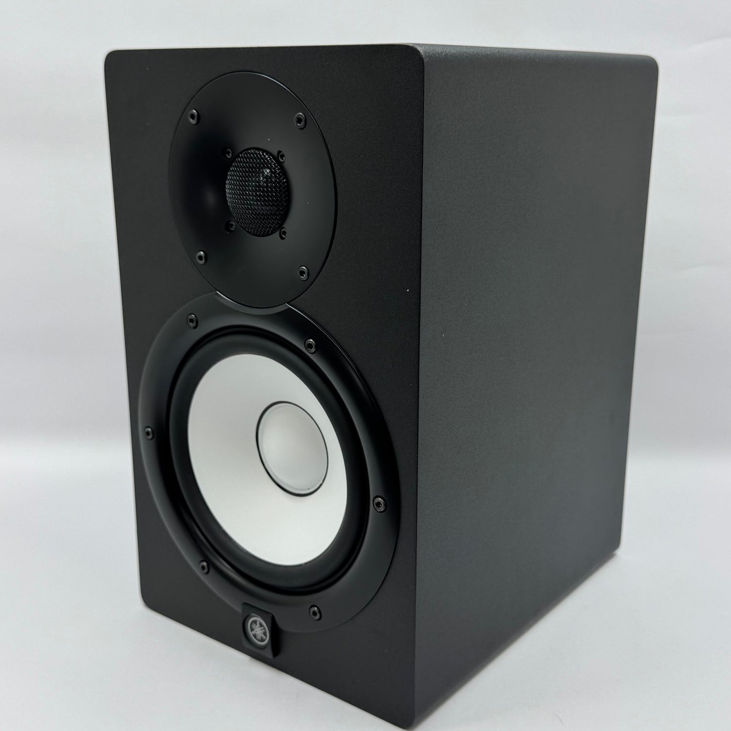 Yamaha HS7 Powered Studio Monitor Black ZC98680 Single Speaker