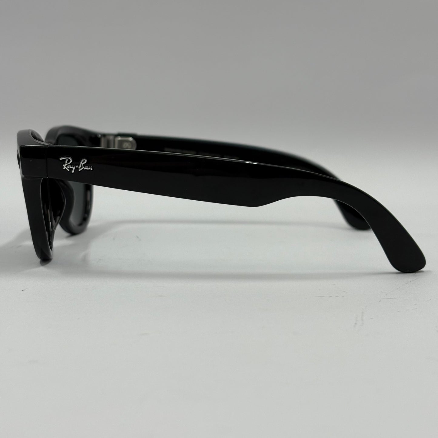 Meta Ray-Ban Smart Glasses (Gen 1) RW4009F